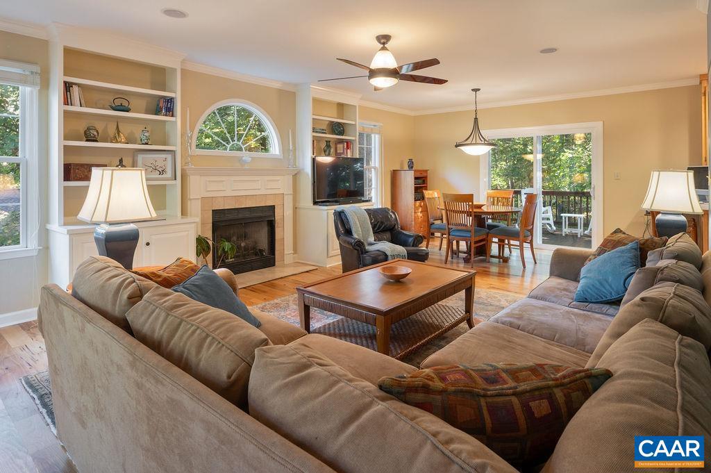 LAKE REYNOVIA - Residential