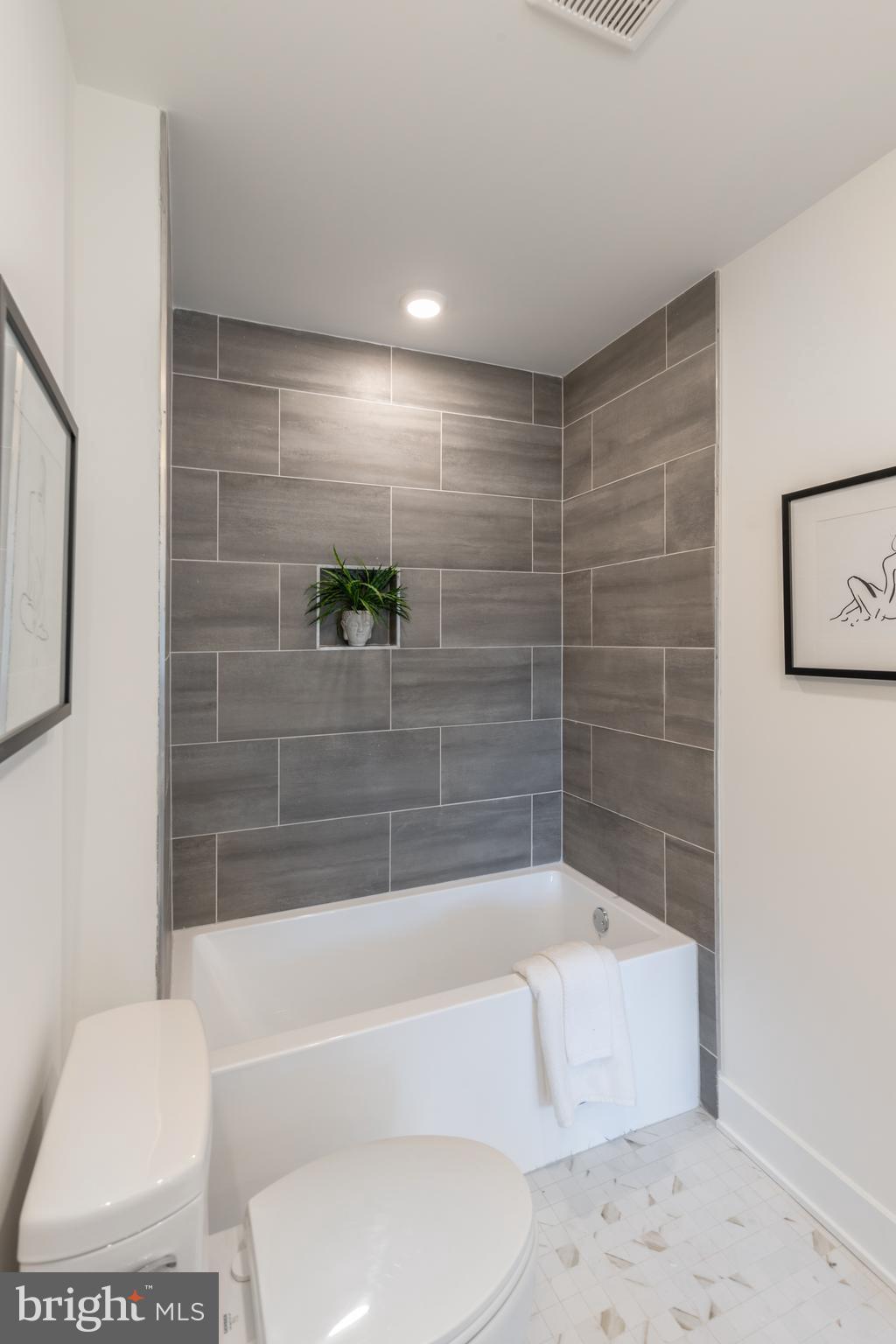 GERMANTOWN - Residential Lease