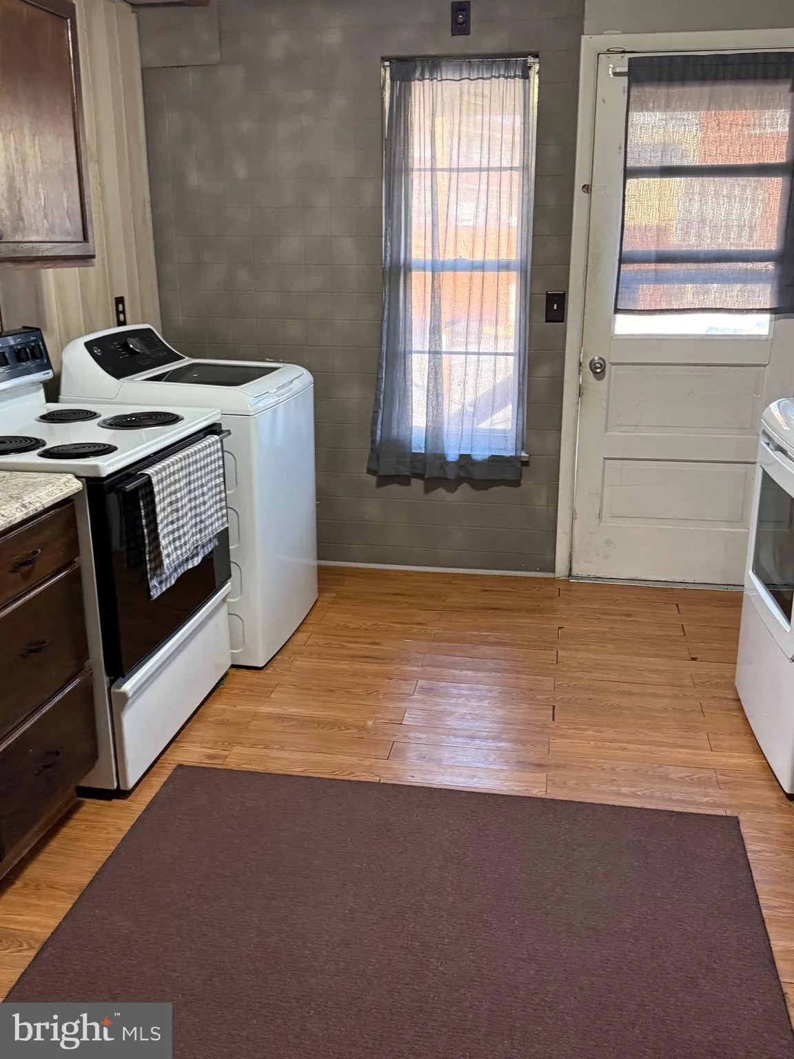 Pottsville, Pennsylvania 17901, United States, 3 Bedrooms Bedrooms, ,Residential,Active,94385