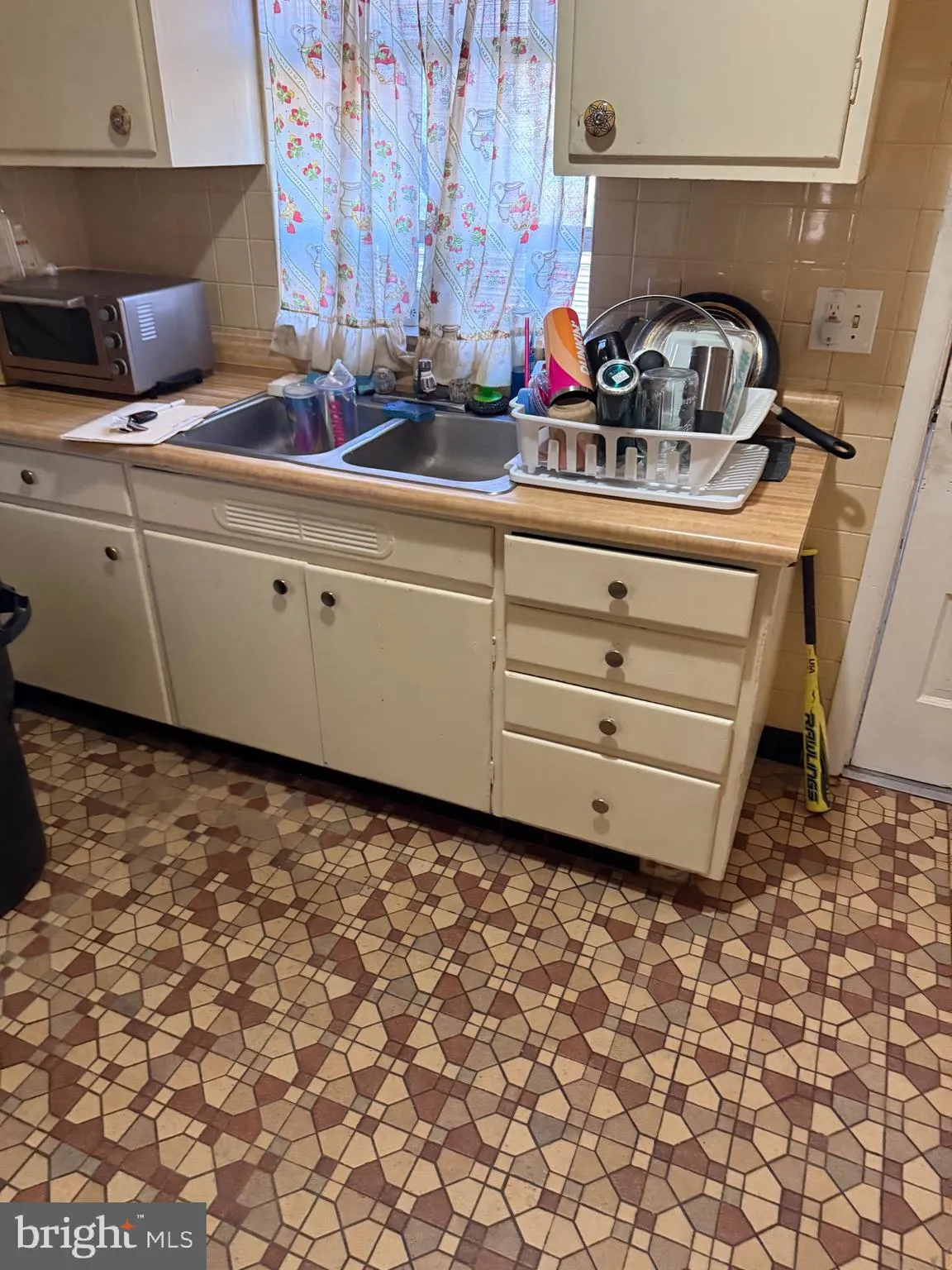 Pottsville, Pennsylvania 17901, United States, 3 Bedrooms Bedrooms, ,Residential,Active,94385