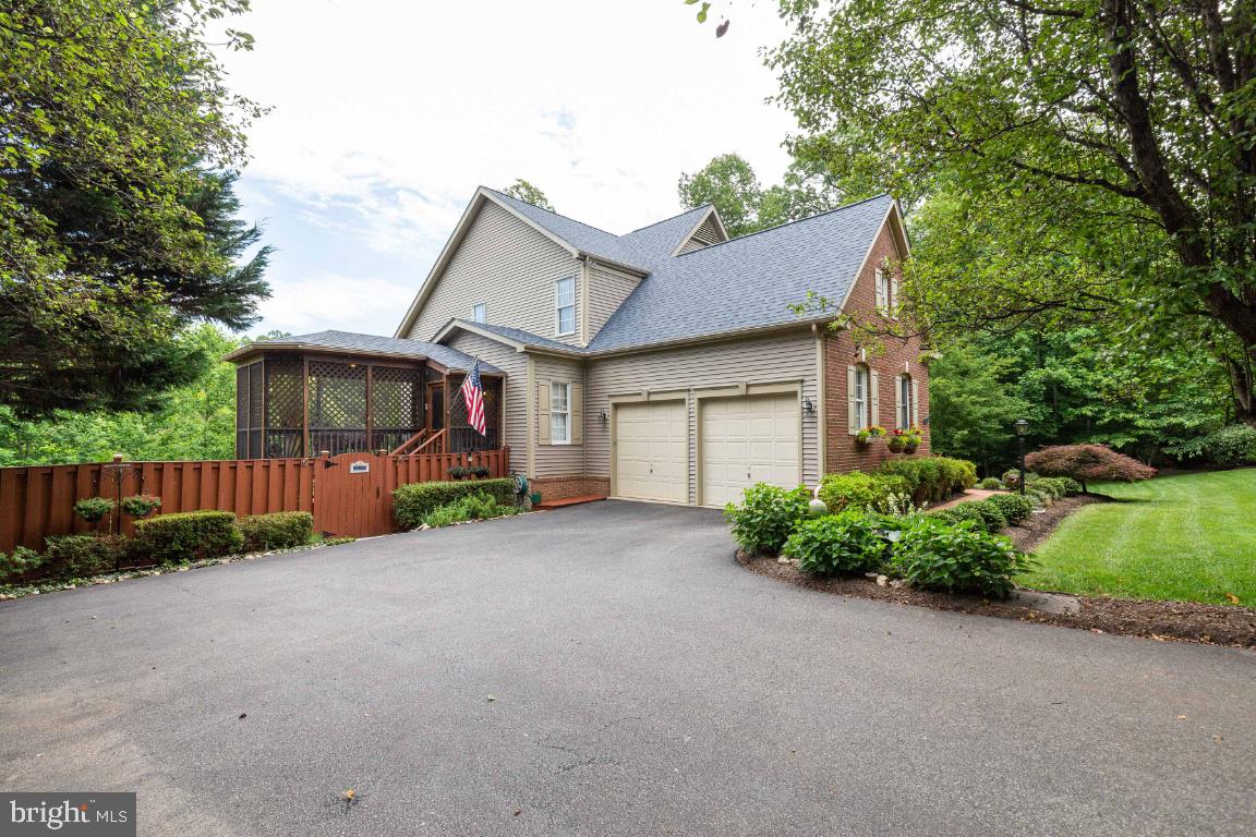 POHICK ESTATES - Residential