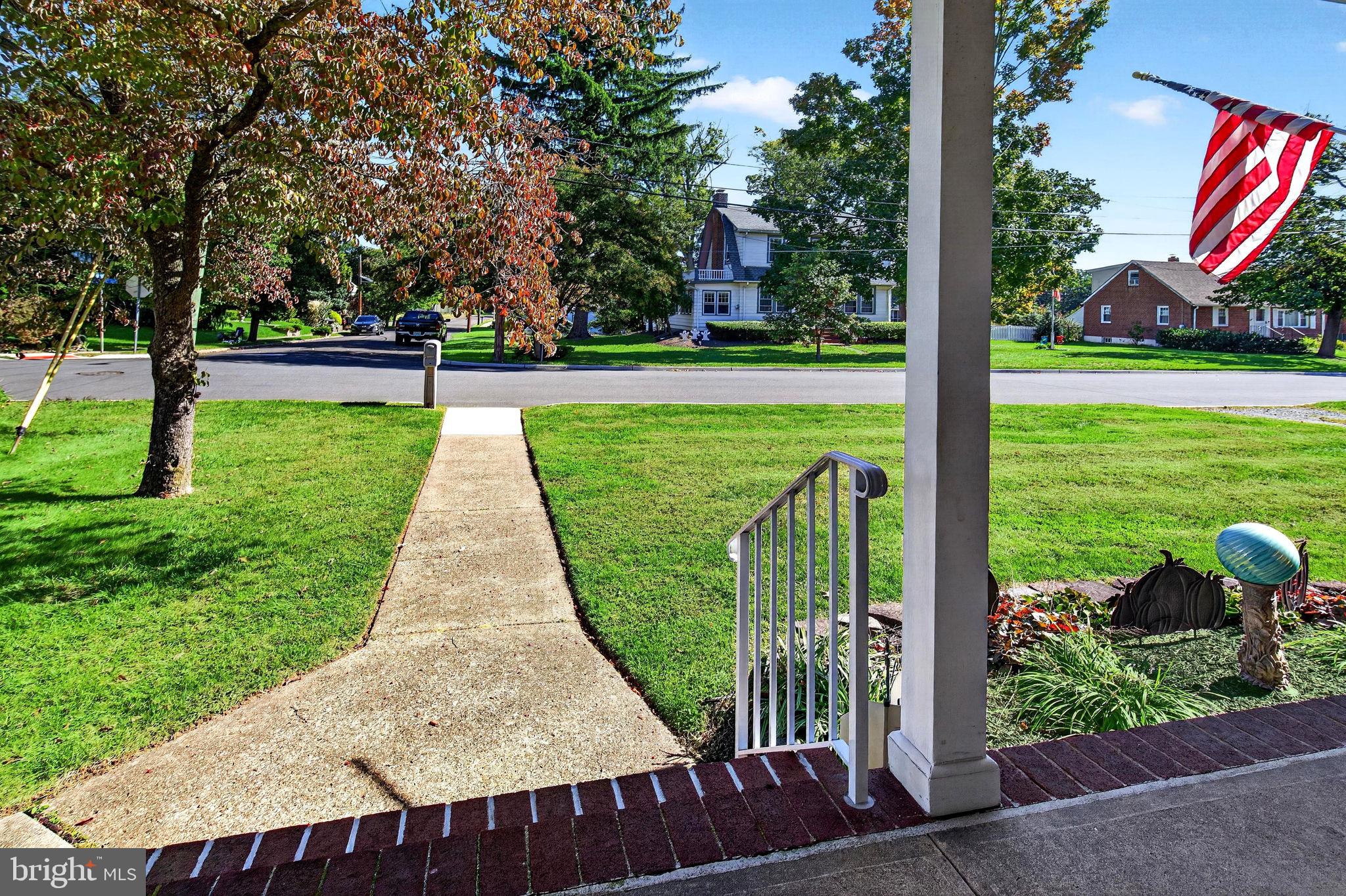 168 LAKESIDE BOULEVARD