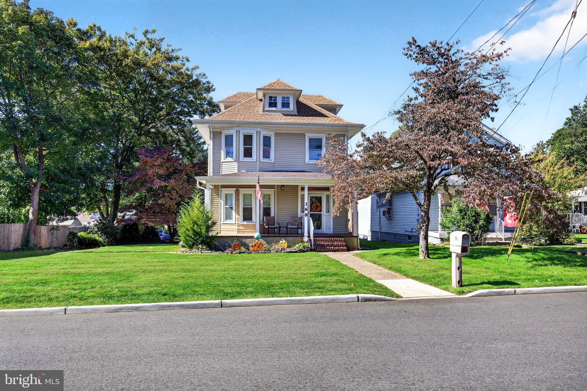 168 LAKESIDE BOULEVARD