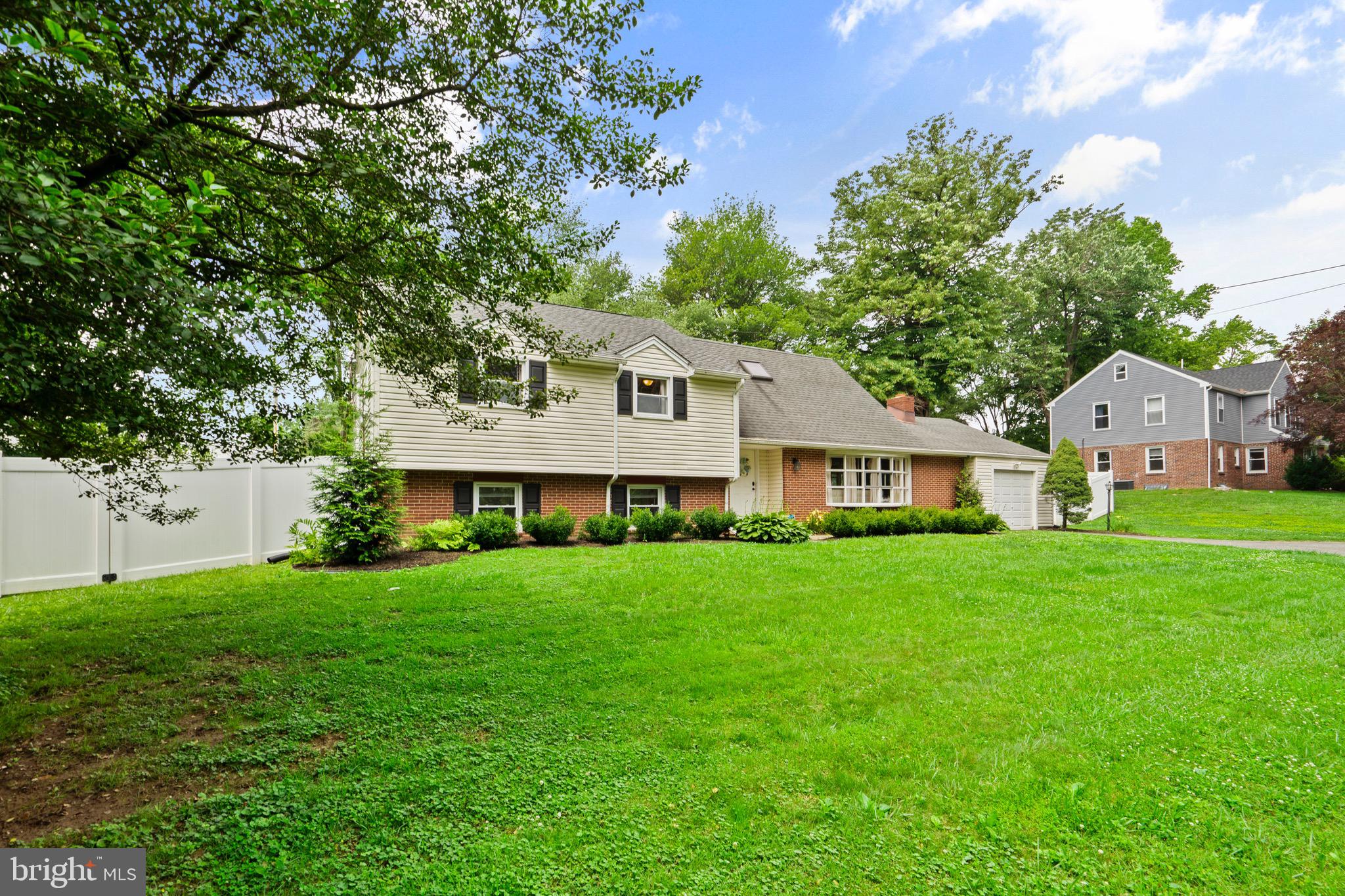 Welcome to 566 S Old Middletown Road, a beautifully updated home located in desirable Middletown Township and the award-winning Rose Tree Media School District. This 4-bedroom, 2.5-bathroom split-level property offers the perfect balance of modern updates, functional living space, and a peaceful setting, all just minutes from downtown Media.
Step inside to find a bright and spacious layout designed for everyday living and effortless entertaining. The brand-new kitchen features new stainless steel appliances, modern cabinetry, and flows directly into the dining room—making mealtime and gatherings both easy and enjoyable. A comfortable living room welcomes you in from the front entry, while the finished basement adds the perfect bonus space for entertaining, a home office, or play area.
Upstairs, the primary suite includes a full en-suite bathroom, offering privacy and comfort. Three additional bedrooms provide ample space for family, guests, or flex use. A large secondary bedroom is located just off the updated full hall bathroom. Additional features include a dedicated laundry room, updated HVAC system, and a one-car garage with driveway parking.
Outside, enjoy a fully fenced-in backyard and side yard, offering complete privacy surrounded by mature trees. The backyard is ideal for outdoor living, with plenty of room to host gatherings, relax in the shade, or build out your dream patio. There is even an attached shed which provides easy access in the backyard for your tools/toys/mower.
This home is perfectly positioned for commuters and travelers alike—less than 20 minutes from Philadelphia International Airport, with easy access to Route 1, Route 252, and the Media Bypass. The SEPTA Regional Rail (Media/Wawa Line) is just two miles away, providing convenient access to Center City Philadelphia. You’ll also enjoy close proximity to local parks, shops, restaurants, Riddle Hospital, and everything downtown Media has to offer.
If you’ve been searching for a move-in ready home with thoughtful upgrades and an unbeatable location, look no further. 566 S Old Middletown Road is ready to welcome you home.
OPEN HOUSE - Thursday 19th from 5:00pm to 7:00pm