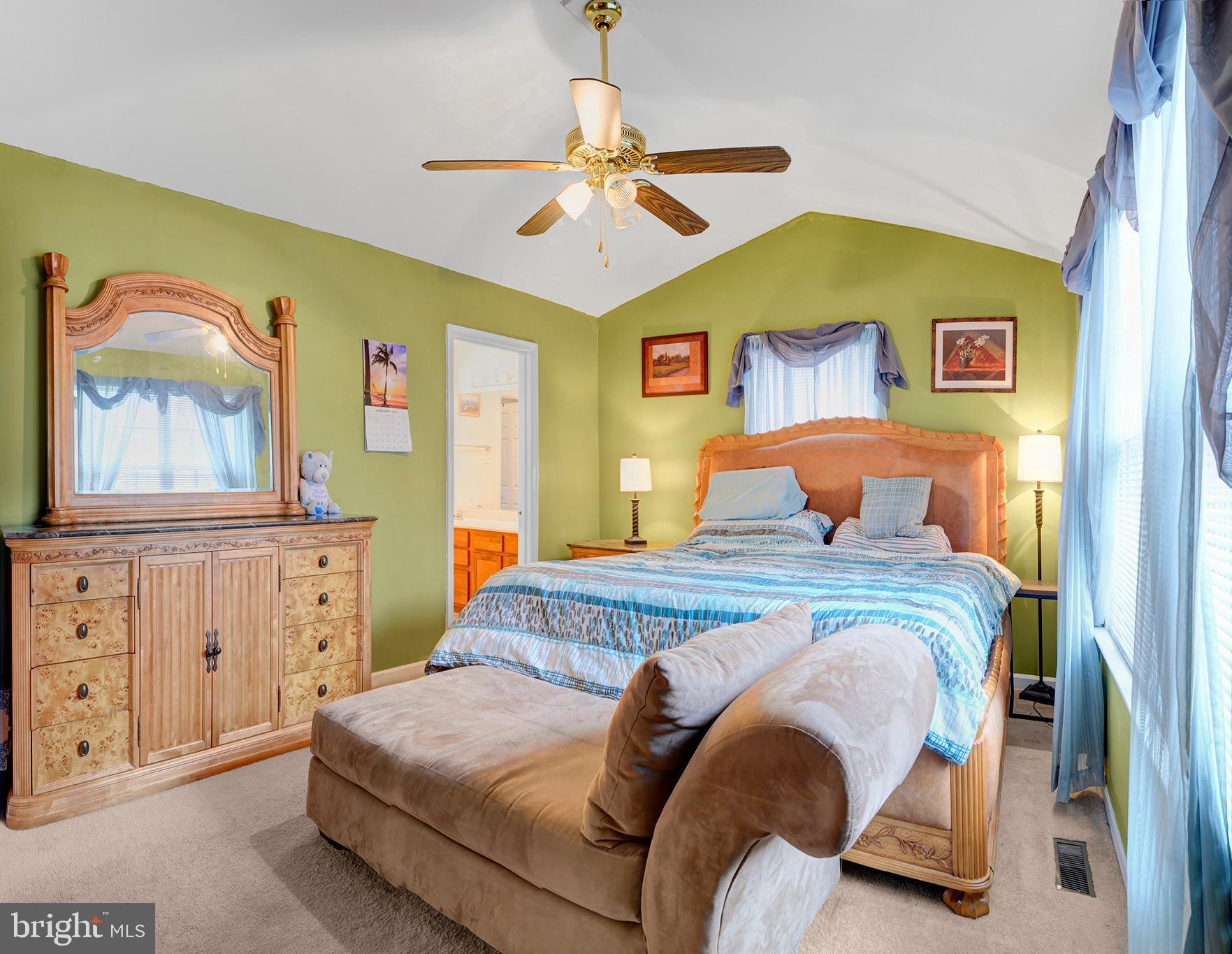 PRESIDENTIAL LAKES - Residential