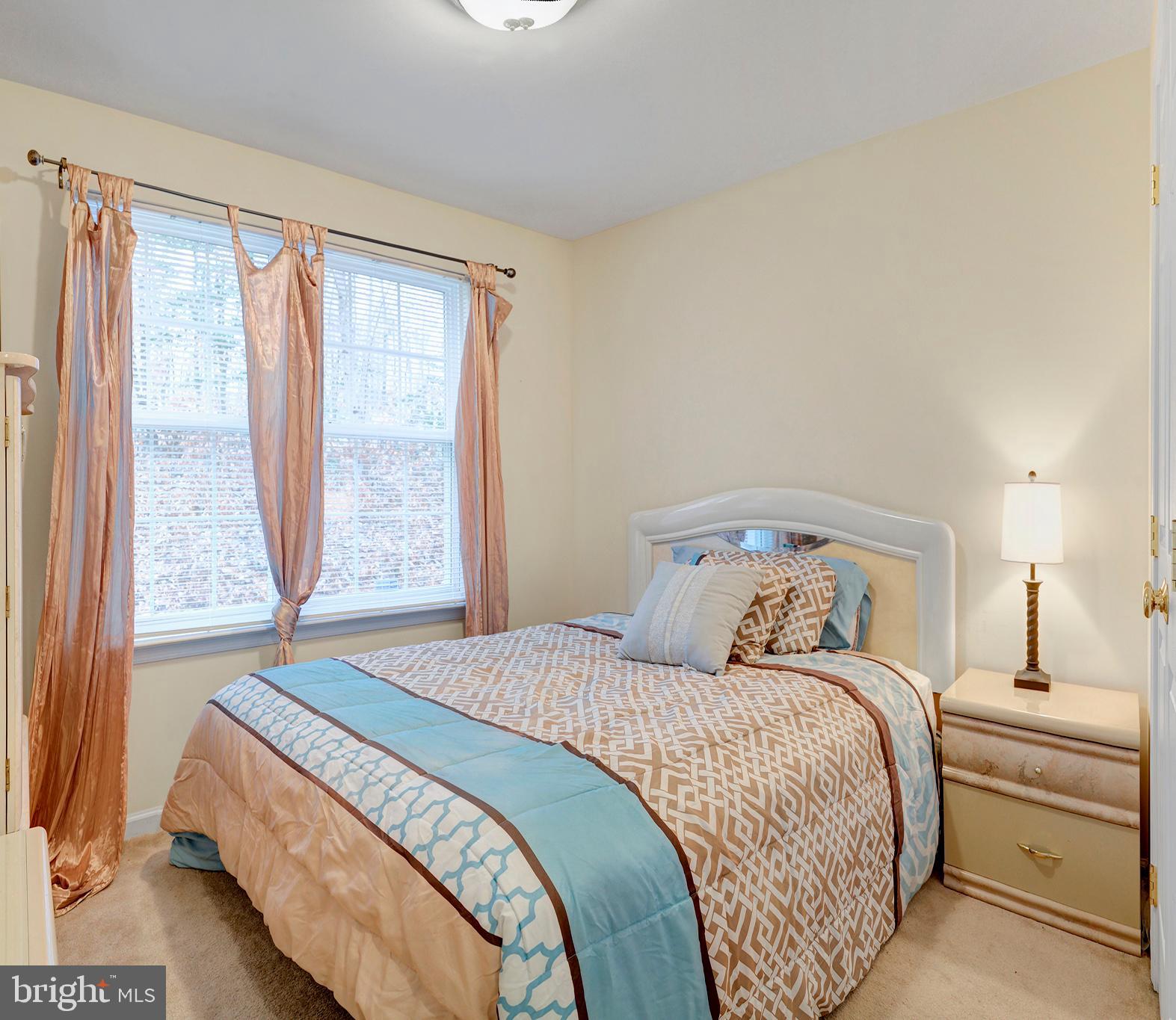 PRESIDENTIAL LAKES - Residential