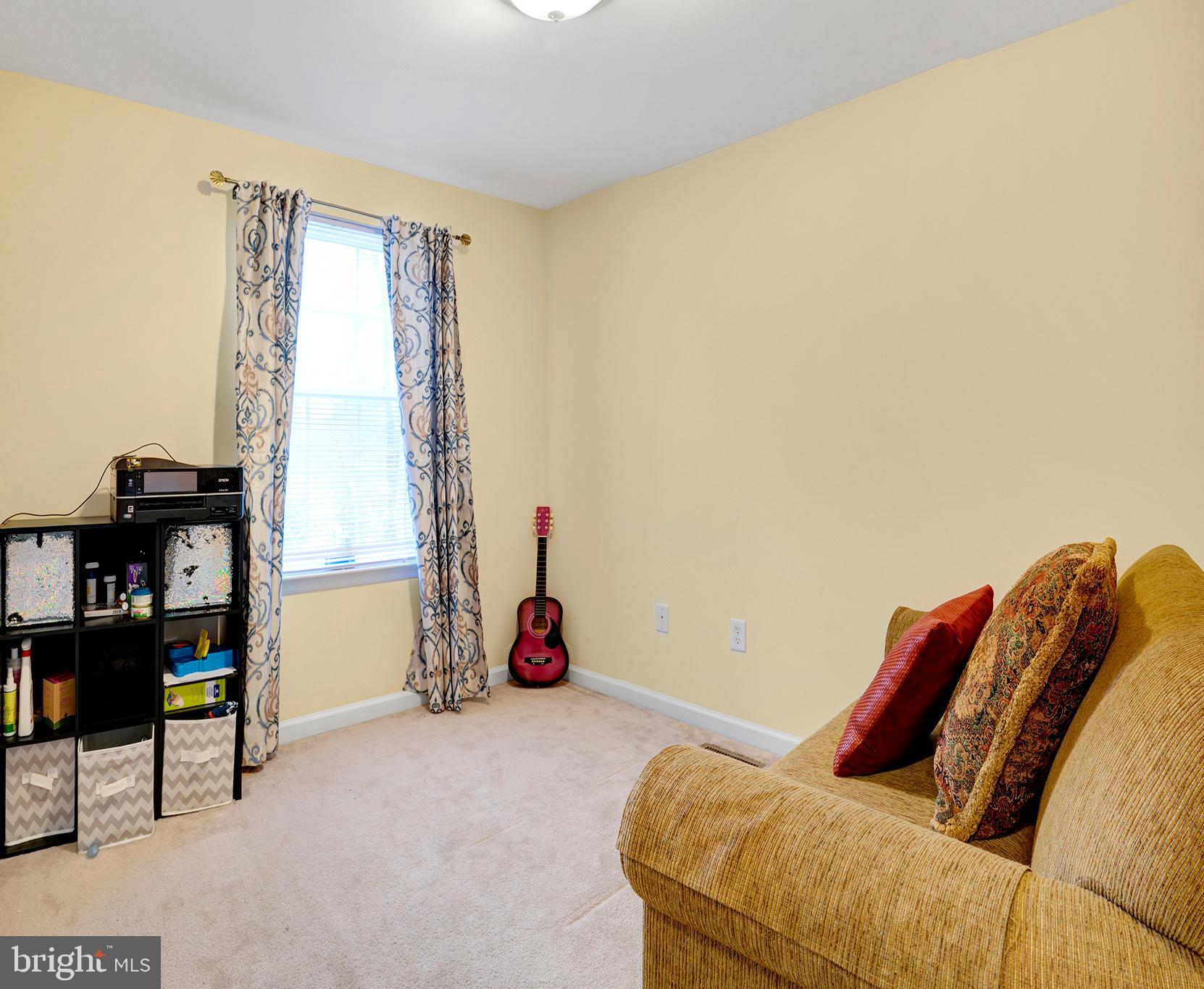 PRESIDENTIAL LAKES - Residential