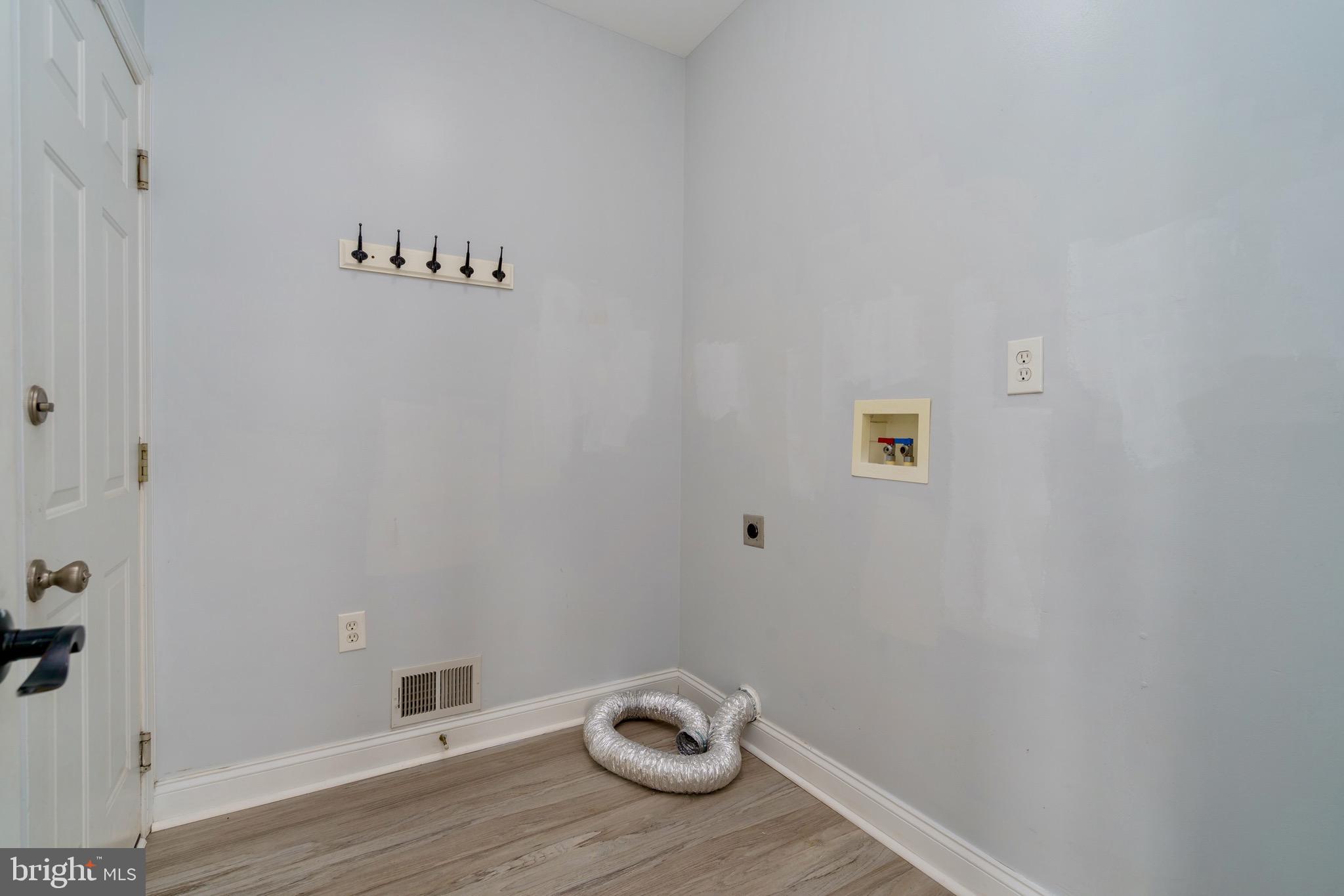 WILLOW SPRINGS ACRES - Residential