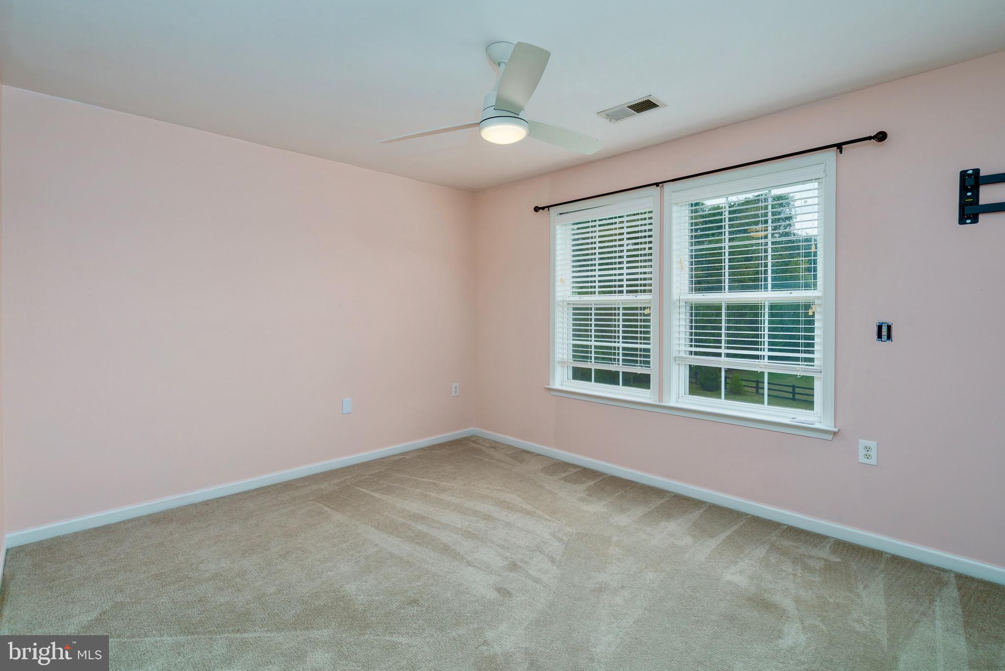 WILLOW SPRINGS ACRES - Residential