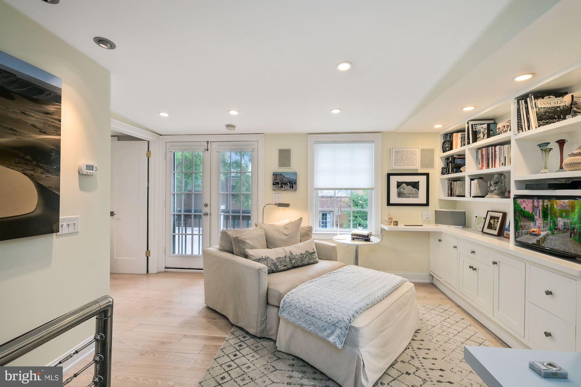 GEORGETOWN - Residential