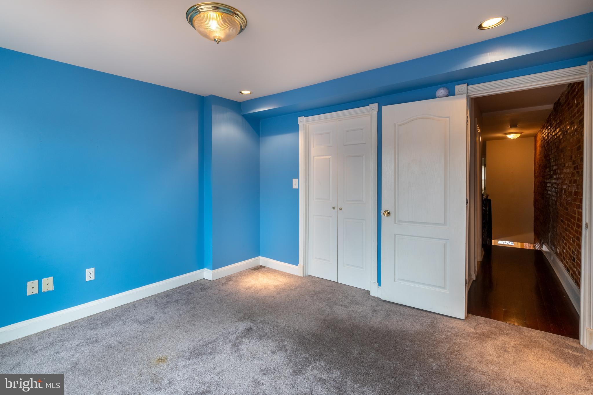 WASHINGTON VILLAGE - Residential