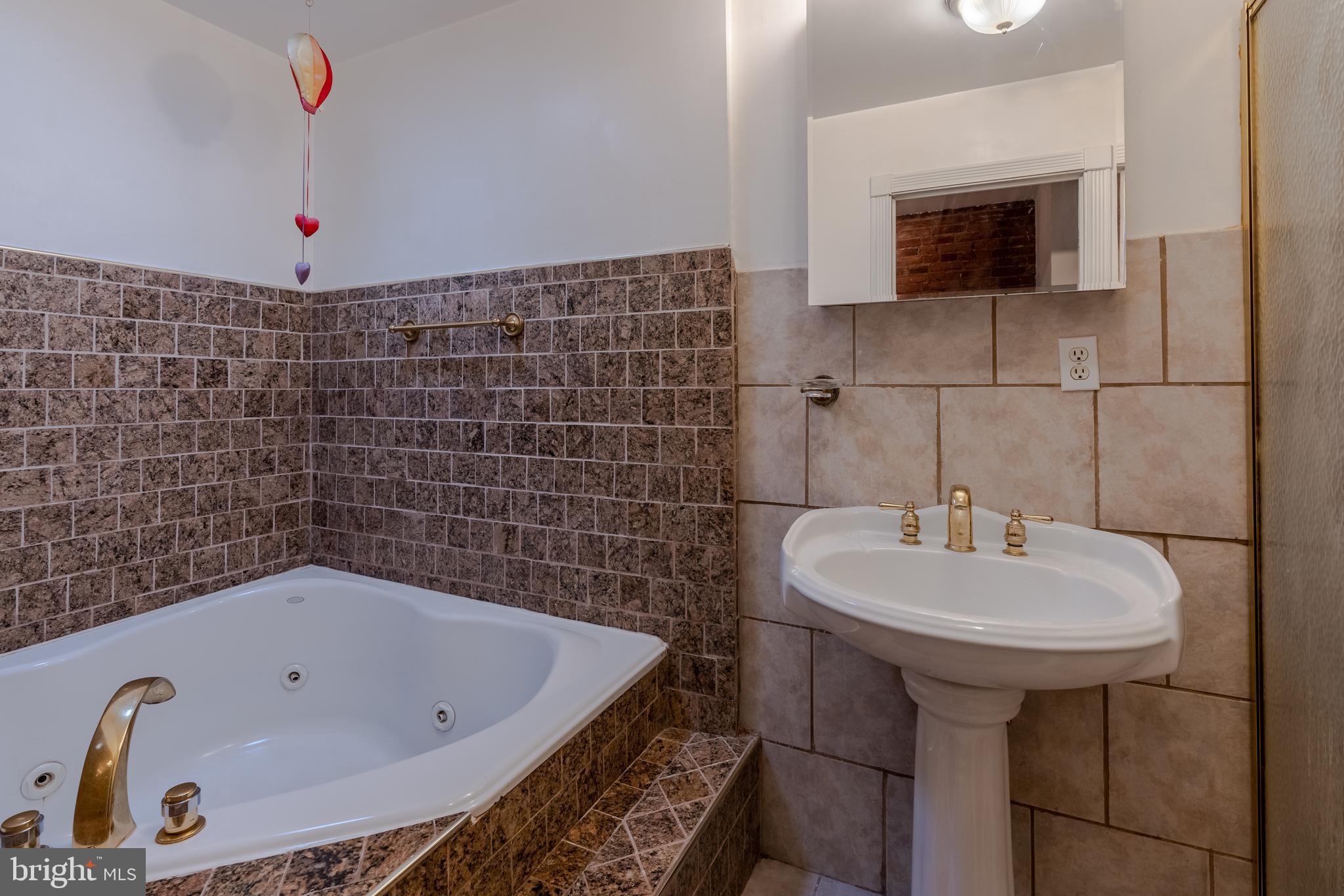 WASHINGTON VILLAGE - Residential