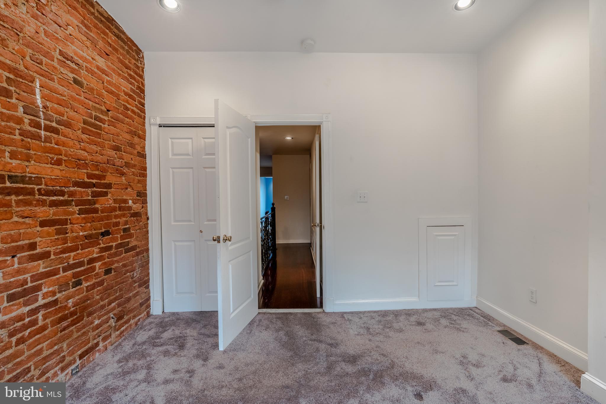 WASHINGTON VILLAGE - Residential