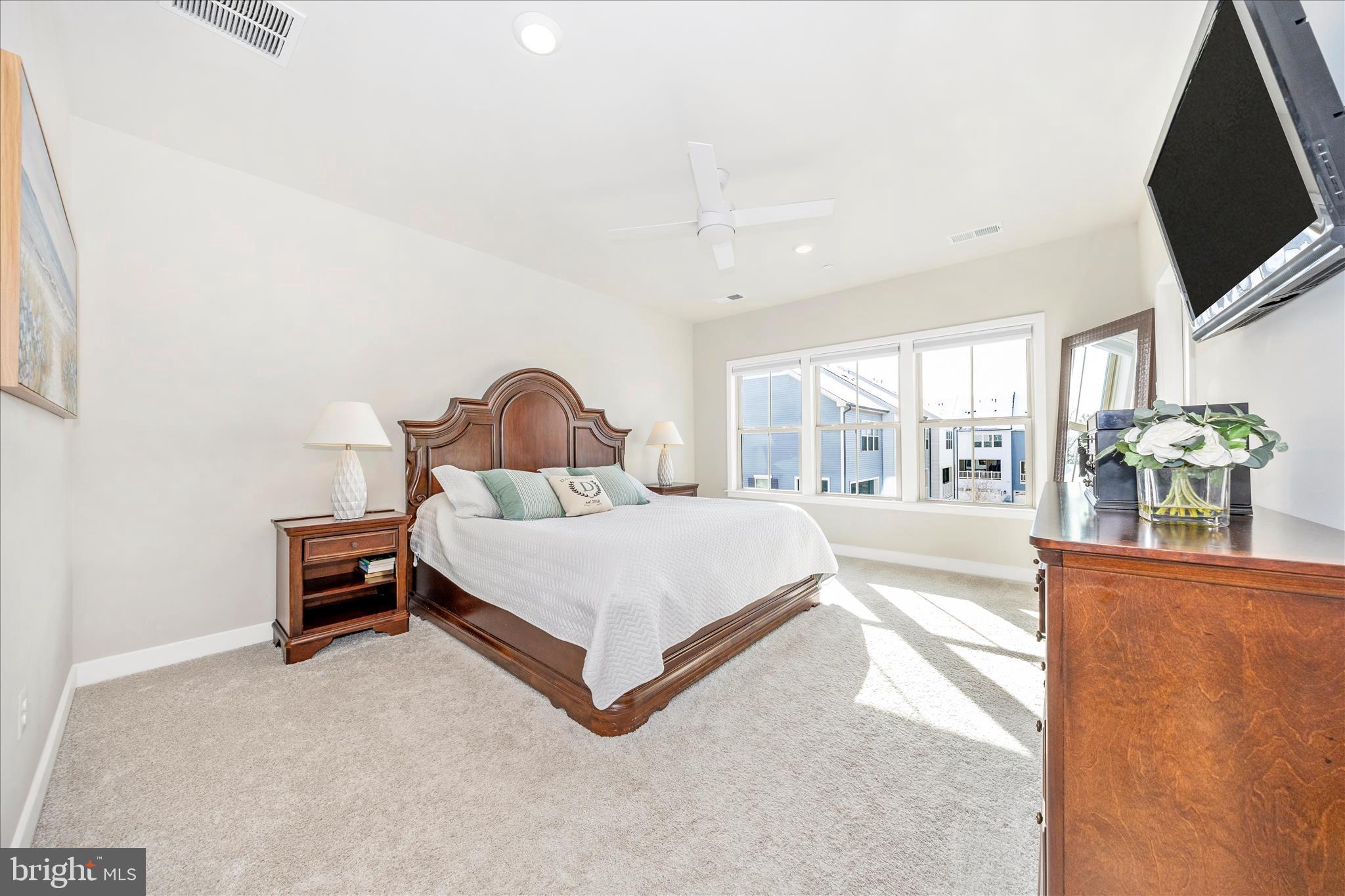 LAKE LINGANORE OAKDALE - Residential