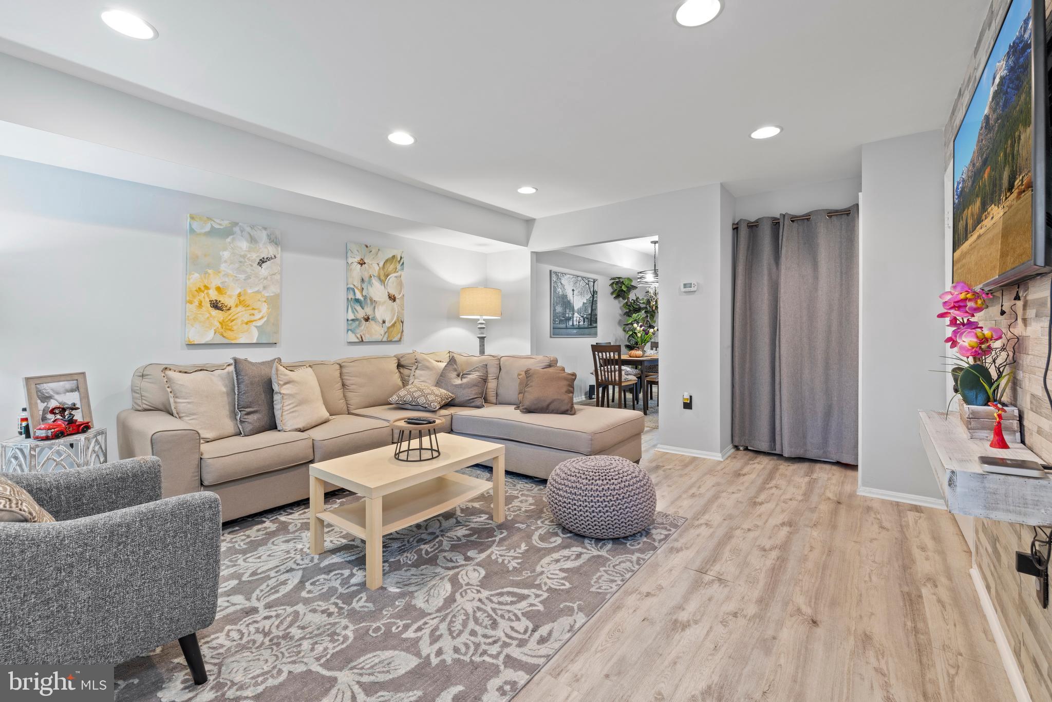 REGENT SQUARE - Residential