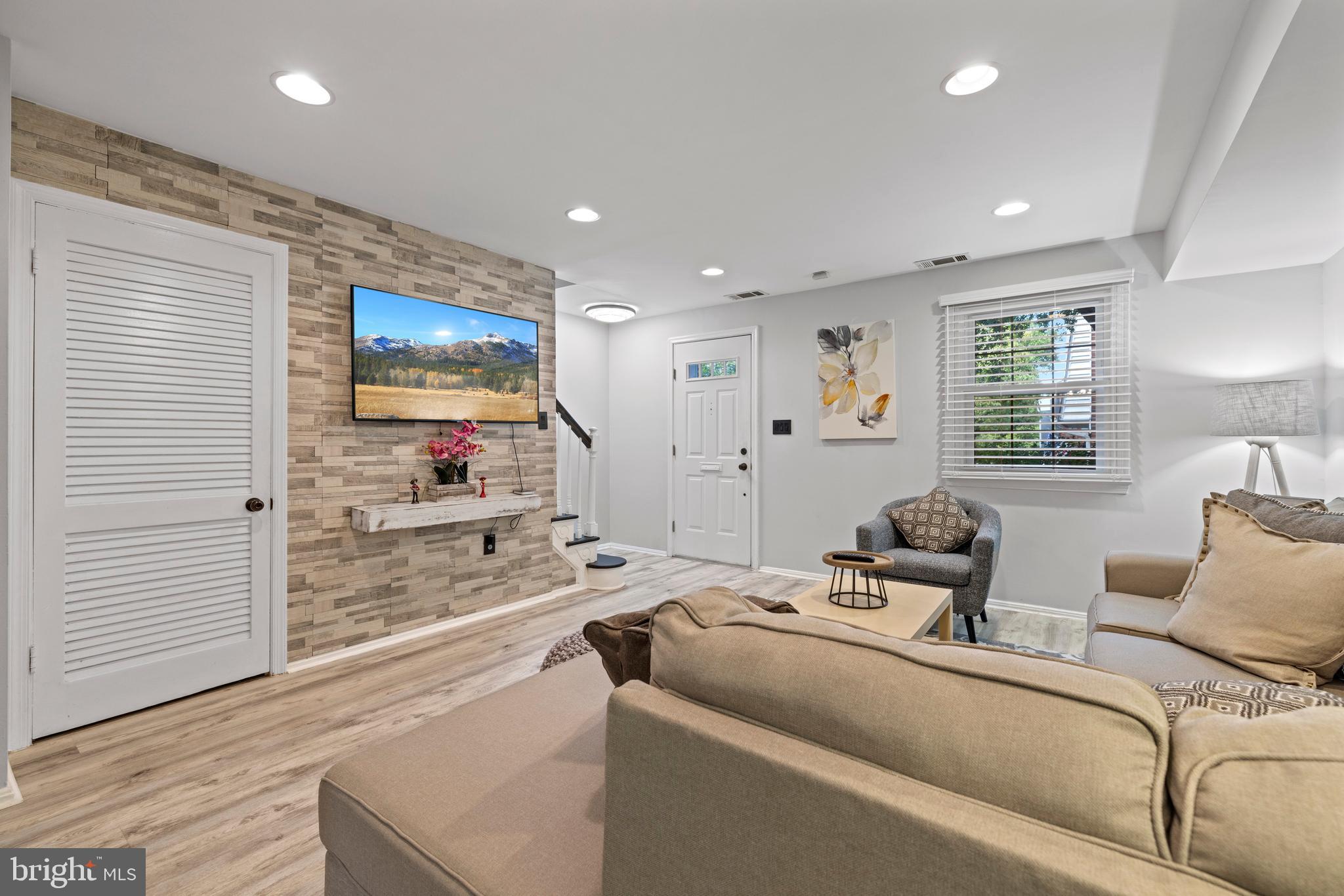 REGENT SQUARE - Residential