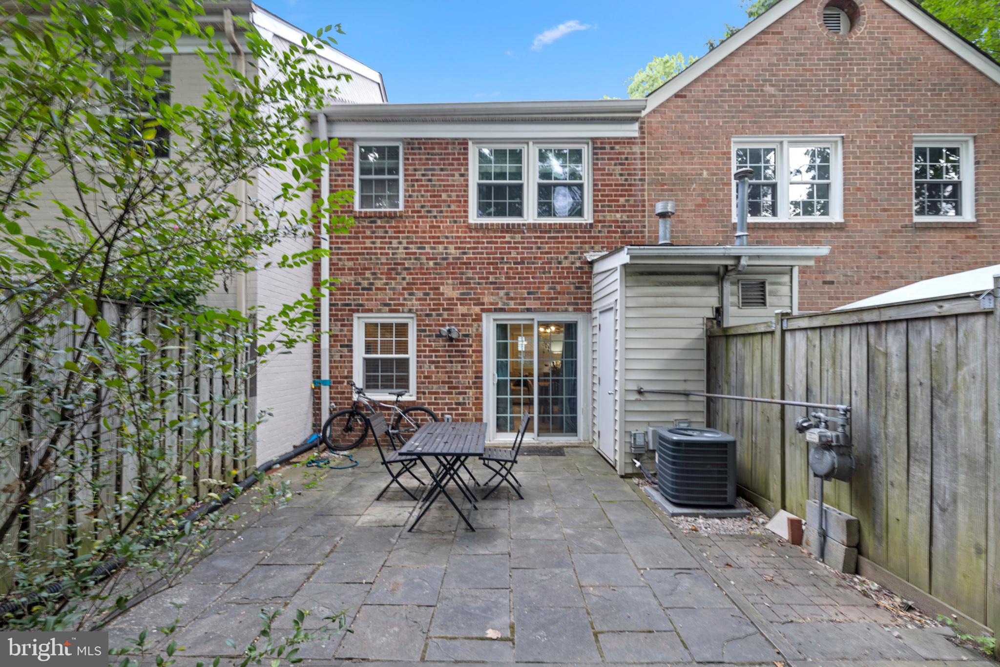 REGENT SQUARE - Residential