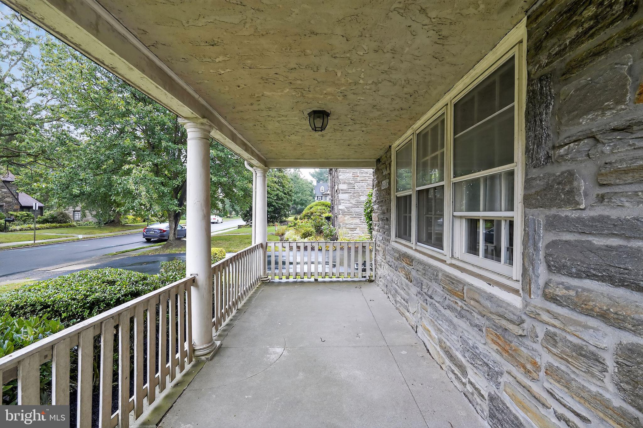 462 DERWYN ROAD