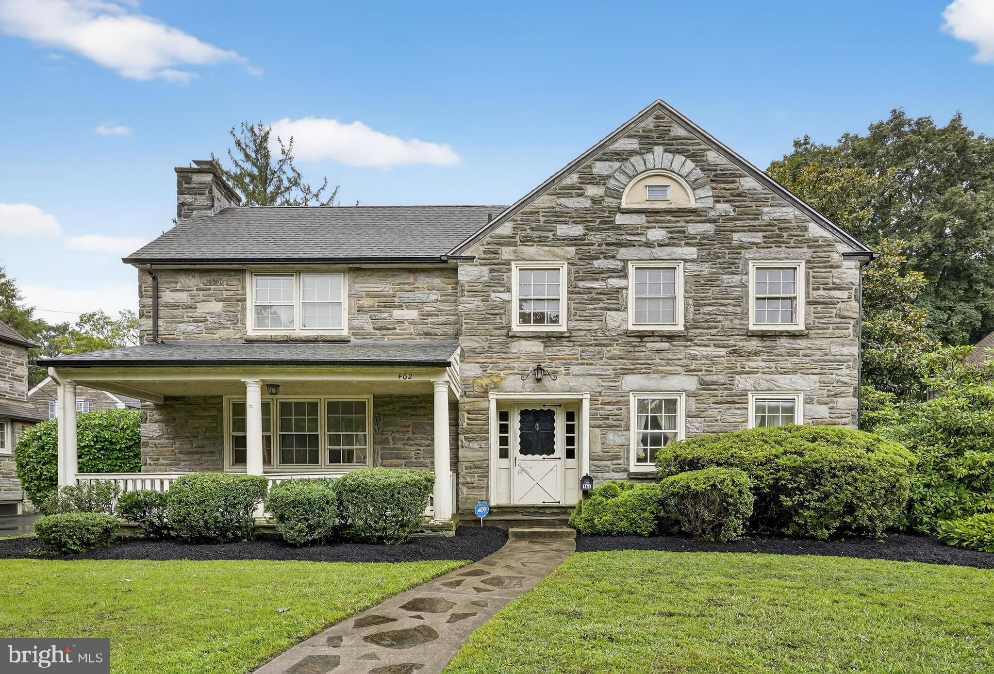 462 DERWYN ROAD