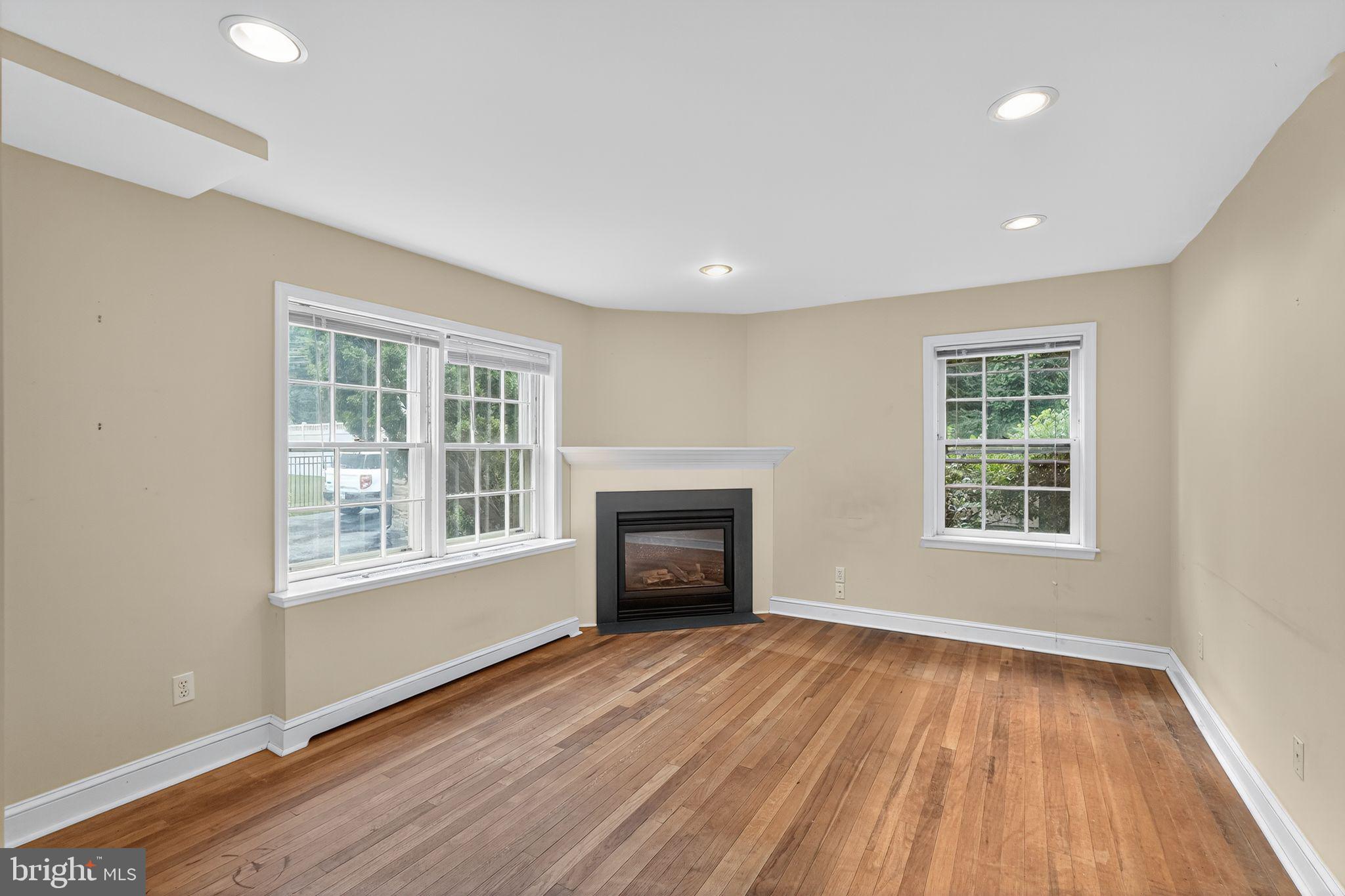 462 DERWYN ROAD