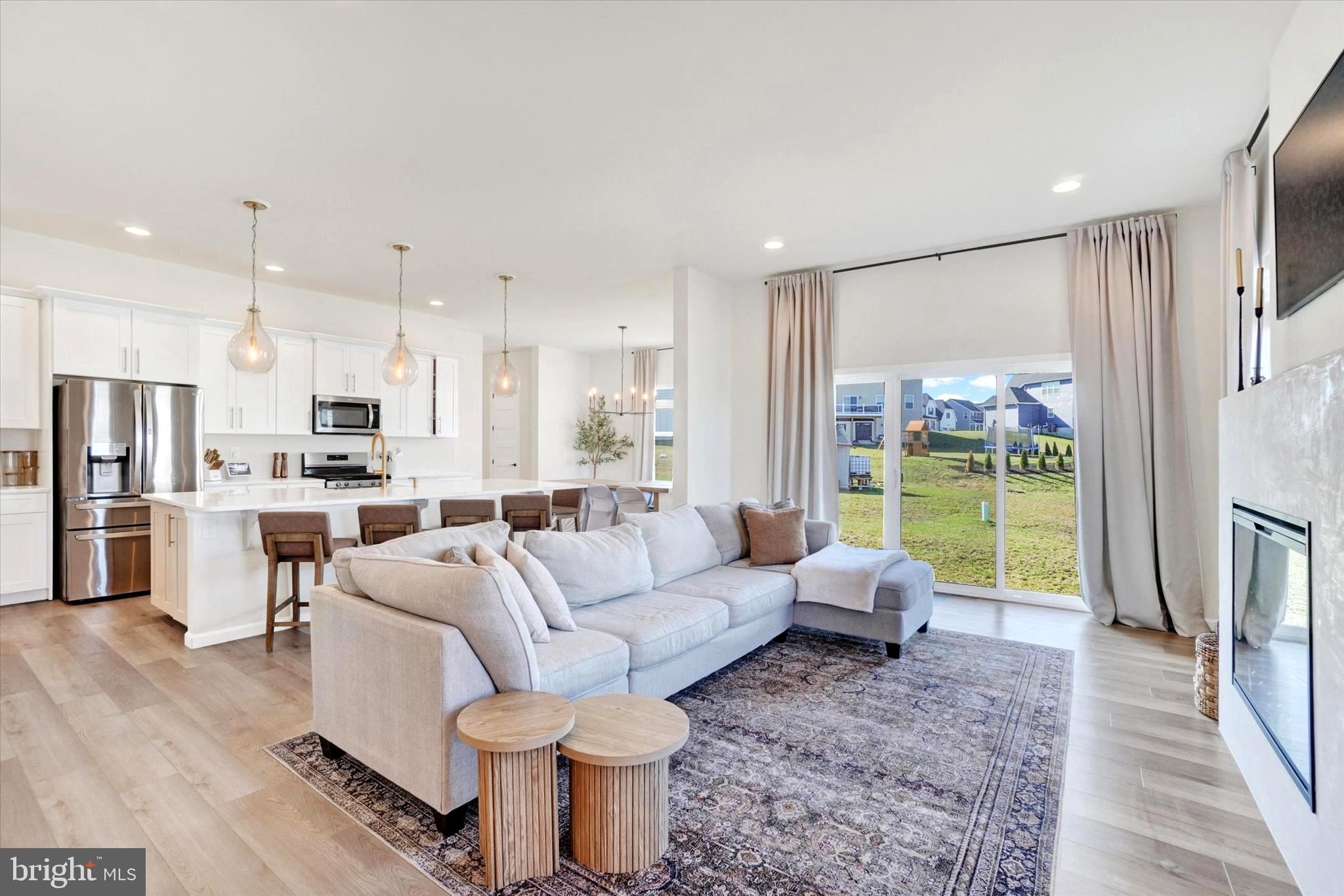 ROLLING MEADOWS AT RENTZEL FARM - Residential