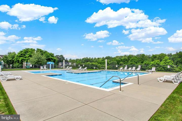 ROLLING MEADOWS AT RENTZEL FARM - Residential