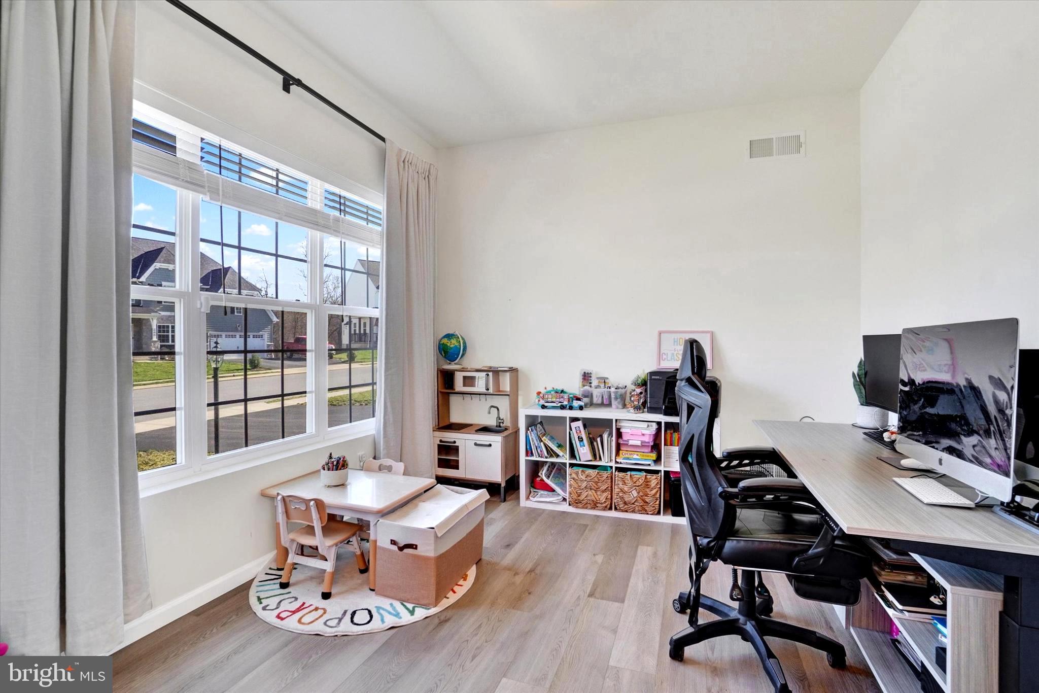 ROLLING MEADOWS AT RENTZEL FARM - Residential