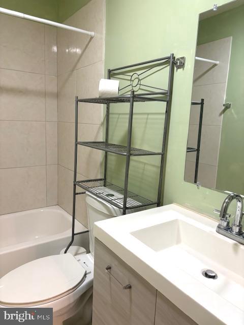 GERMANTOWN ESTATES - Residential Lease