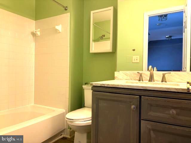 GERMANTOWN ESTATES - Residential Lease