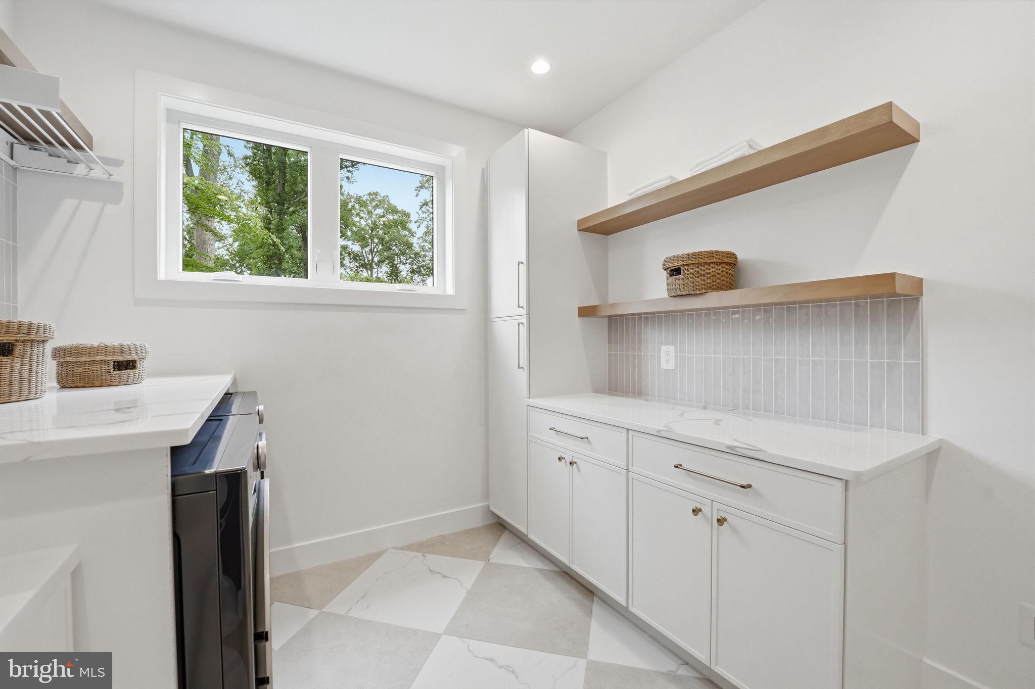 POPLAR HEIGHTS - Residential