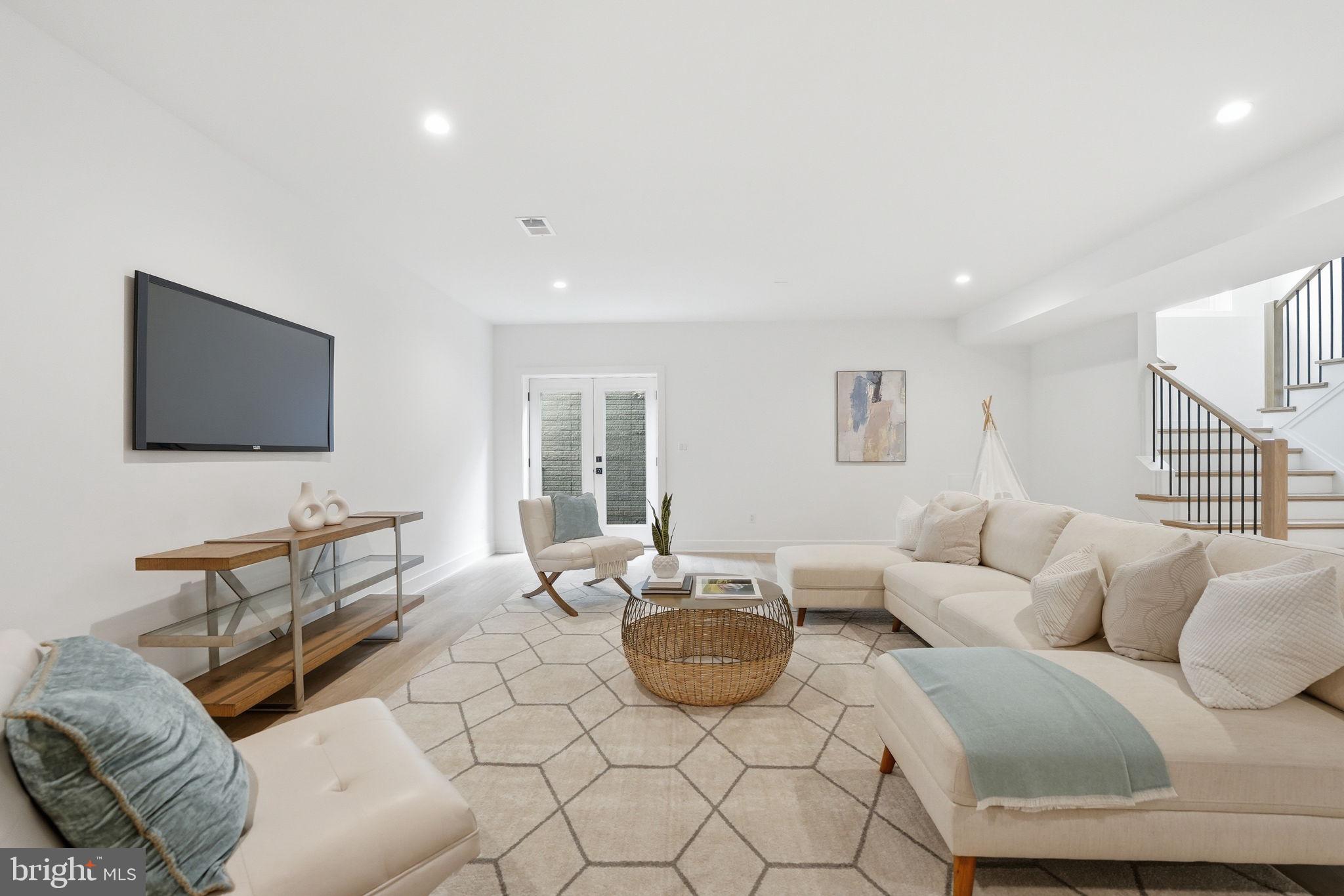 POPLAR HEIGHTS - Residential