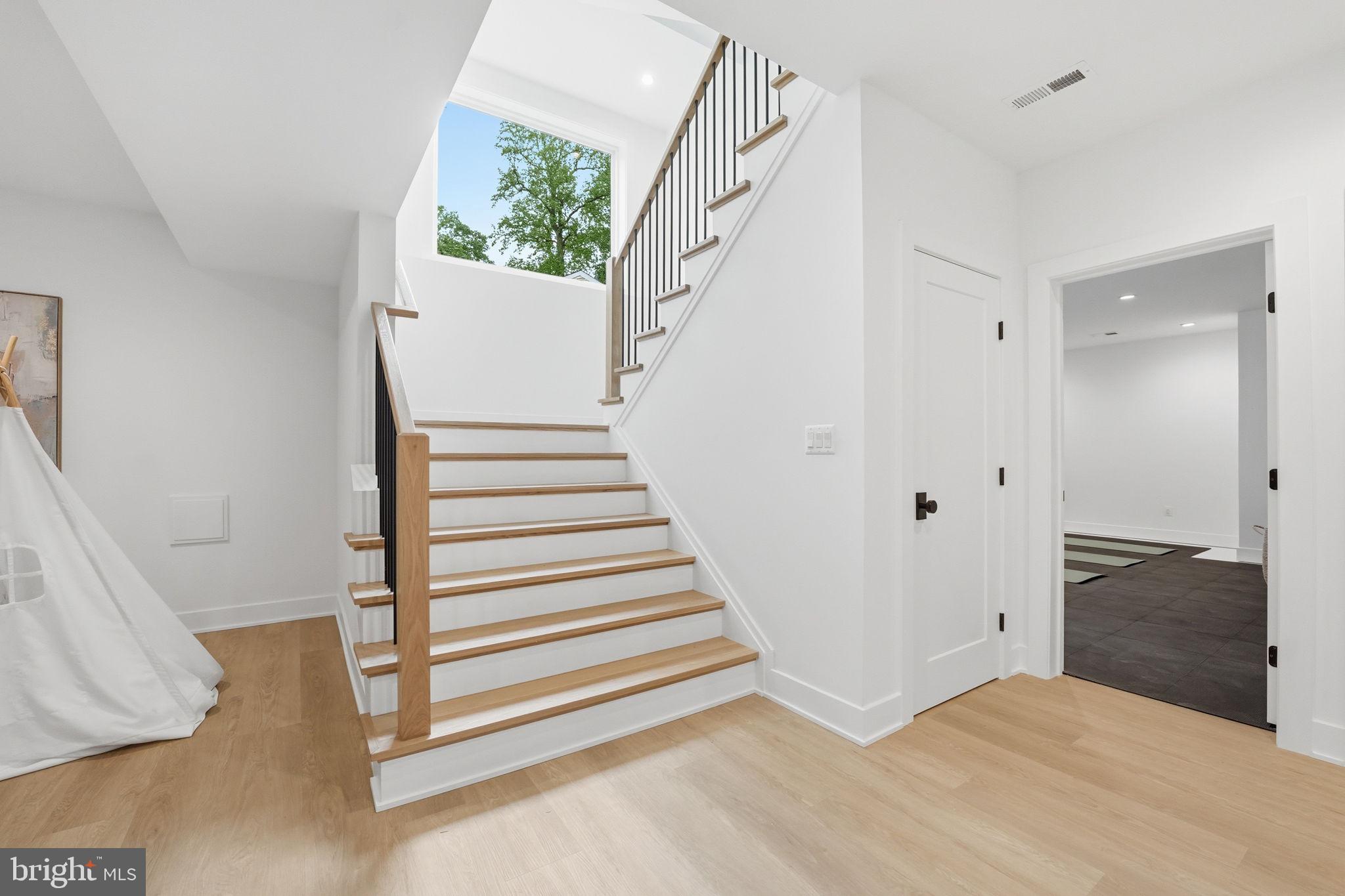 POPLAR HEIGHTS - Residential