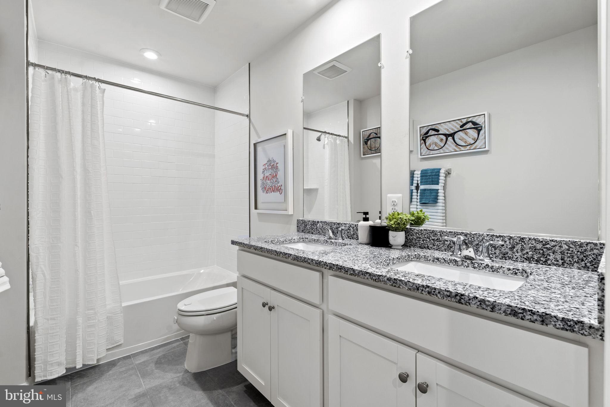 PRESIDENTS POINTE - Residential