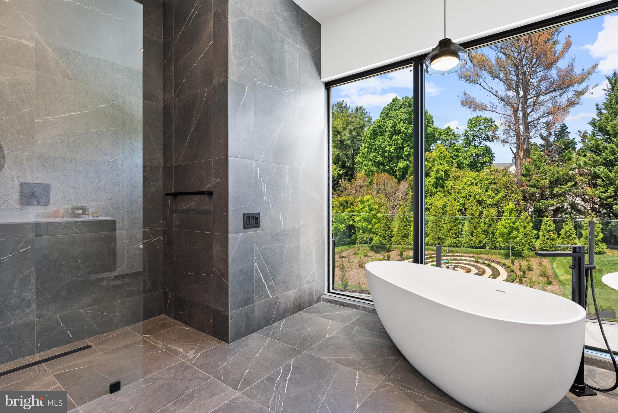 WOODSIDE ESTATES - Residential