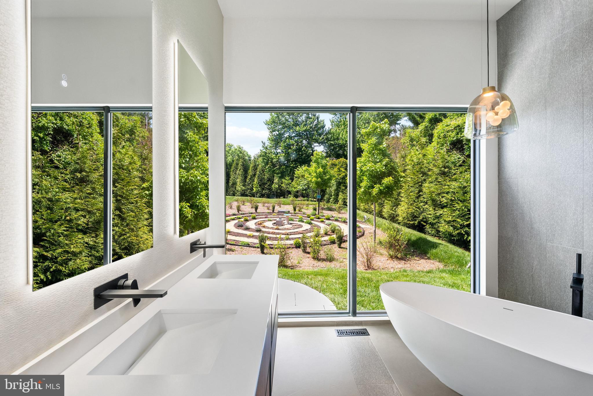 WOODSIDE ESTATES - Residential
