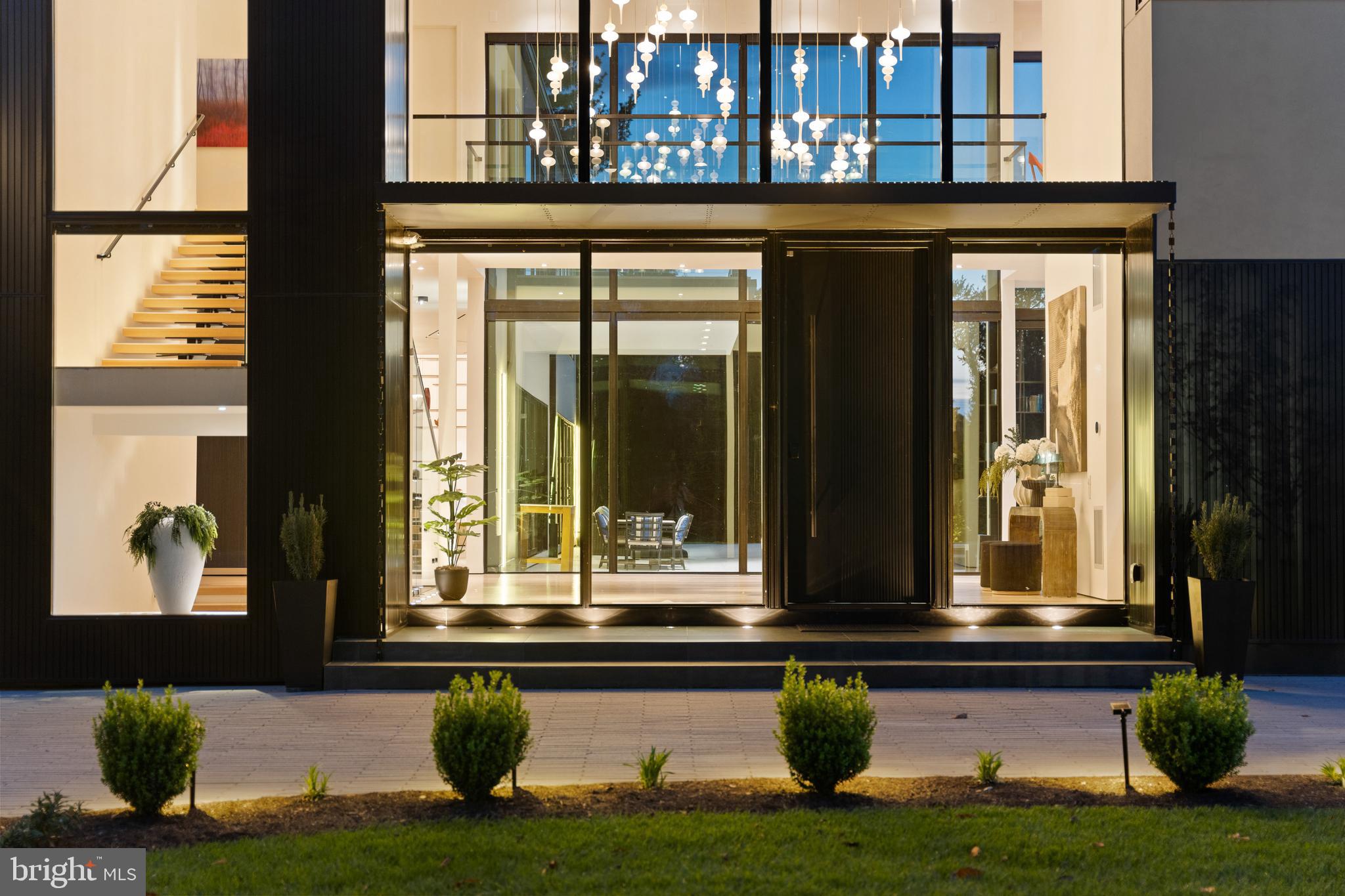 WOODSIDE ESTATES - Residential