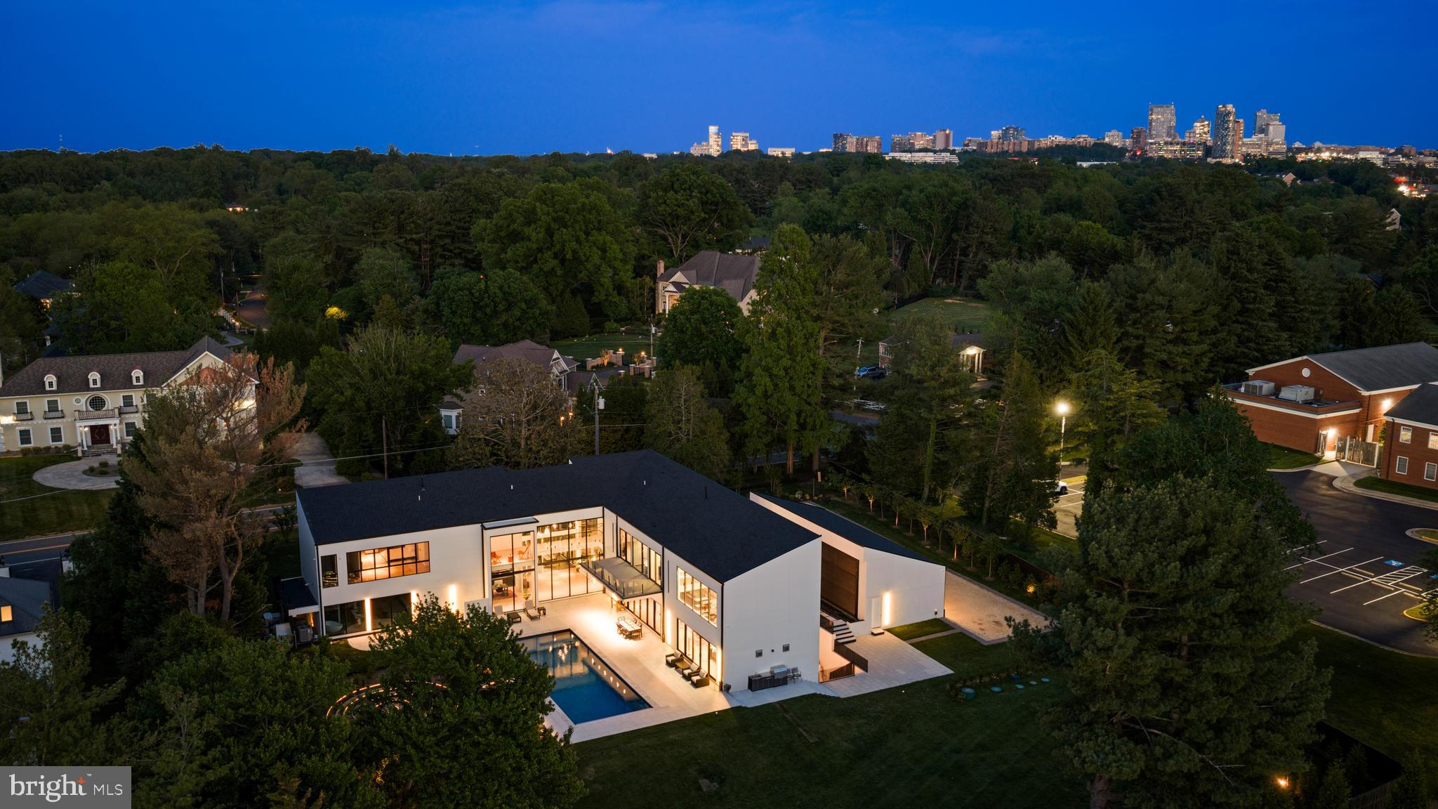 WOODSIDE ESTATES - Residential