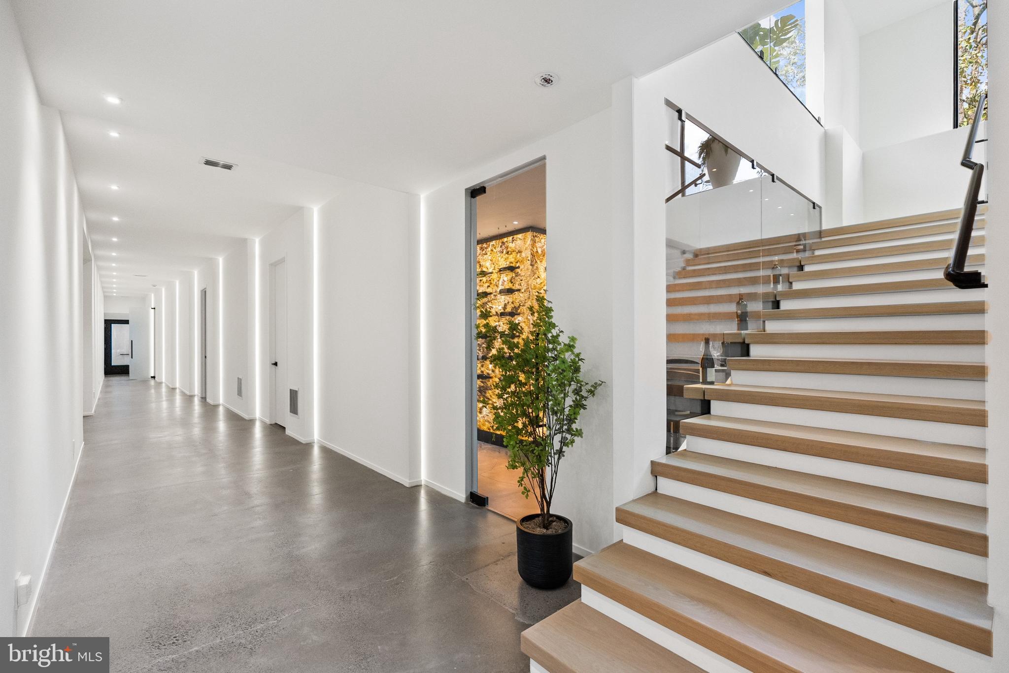 WOODSIDE ESTATES - Residential
