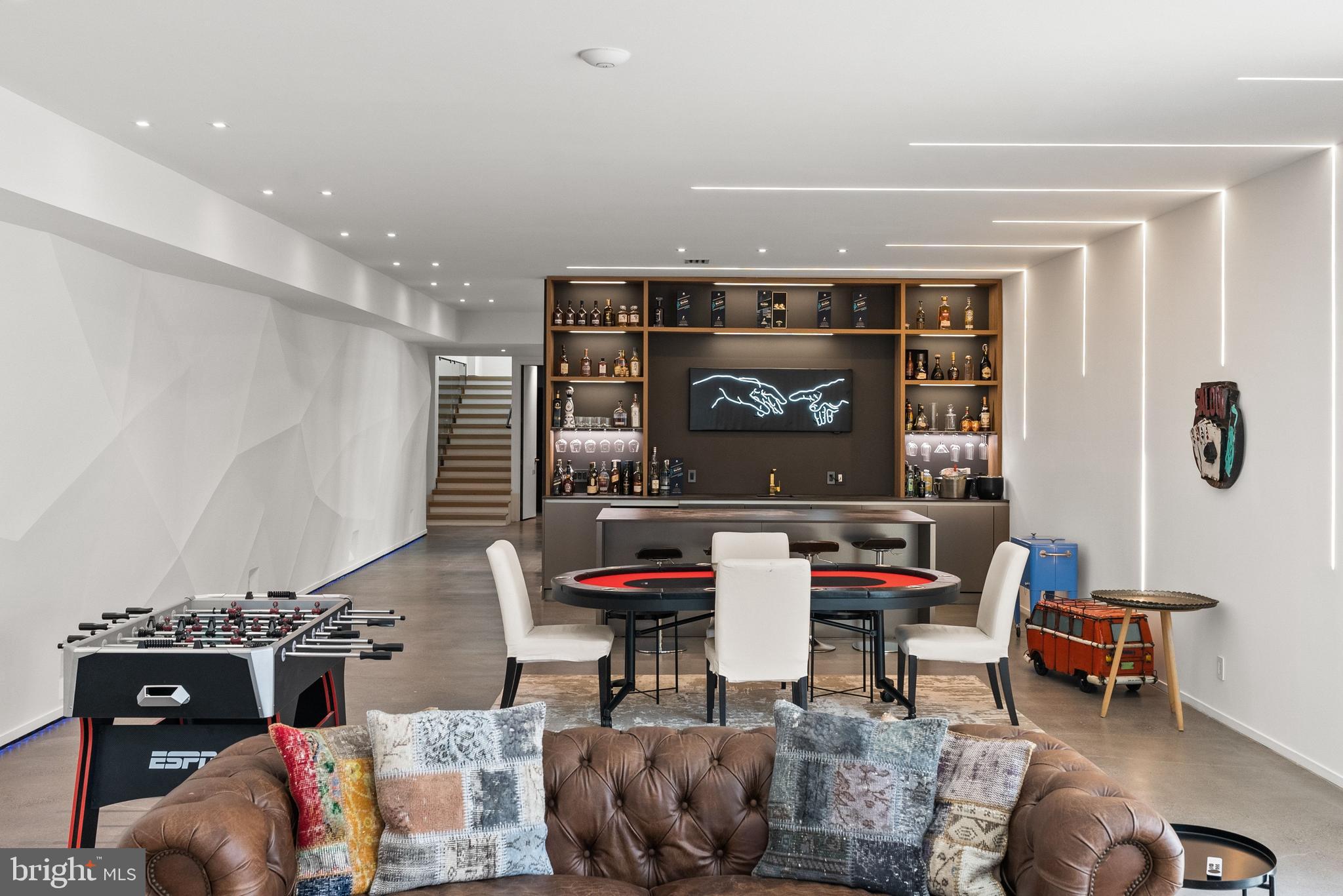 WOODSIDE ESTATES - Residential