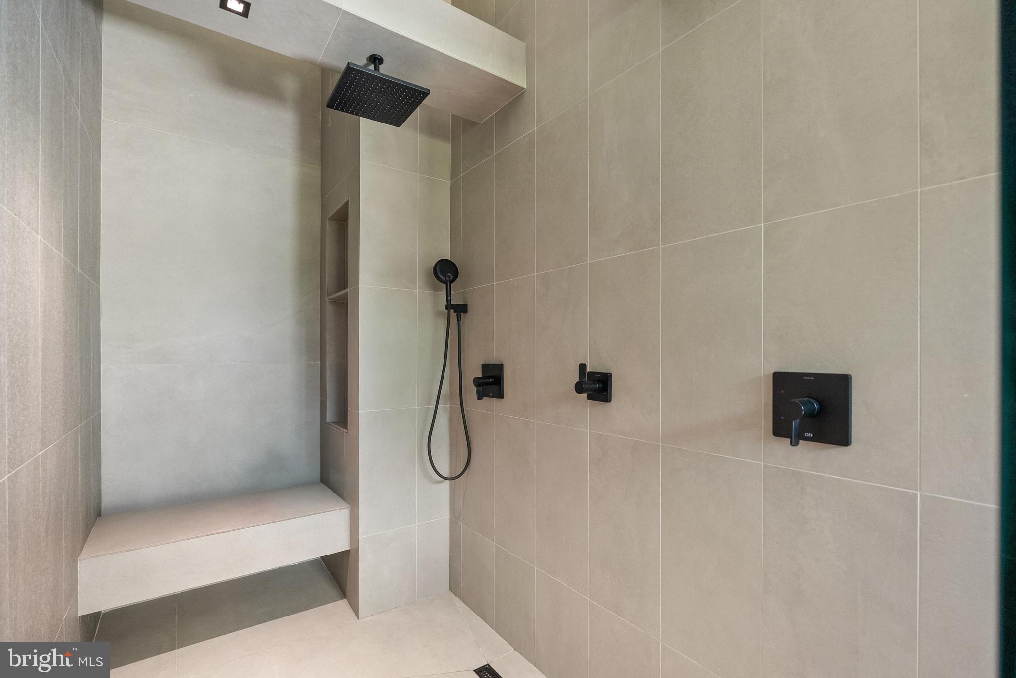WOODSIDE ESTATES - Residential