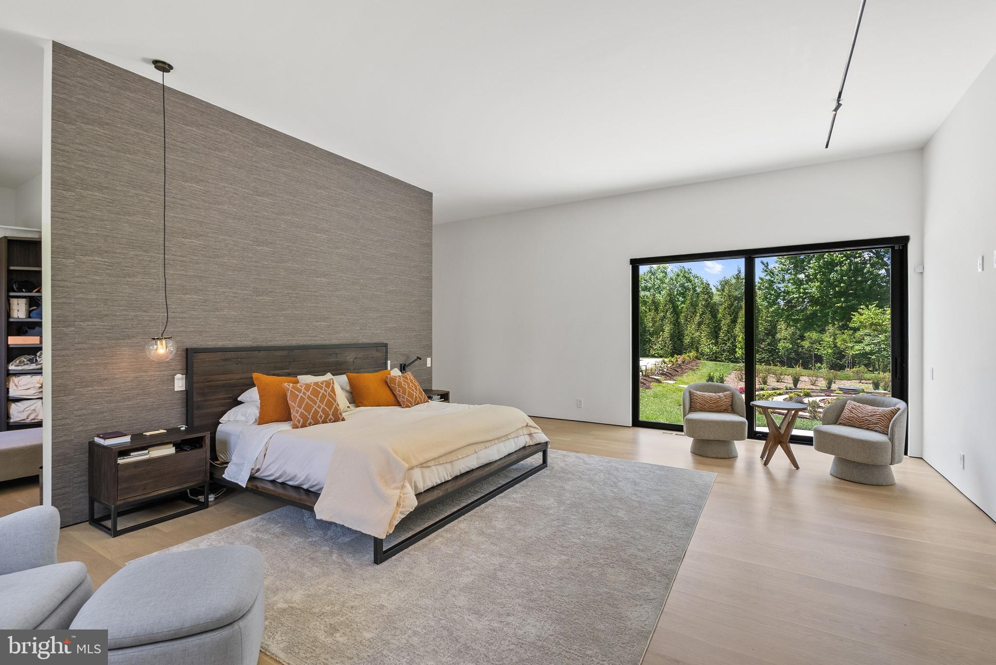 WOODSIDE ESTATES - Residential