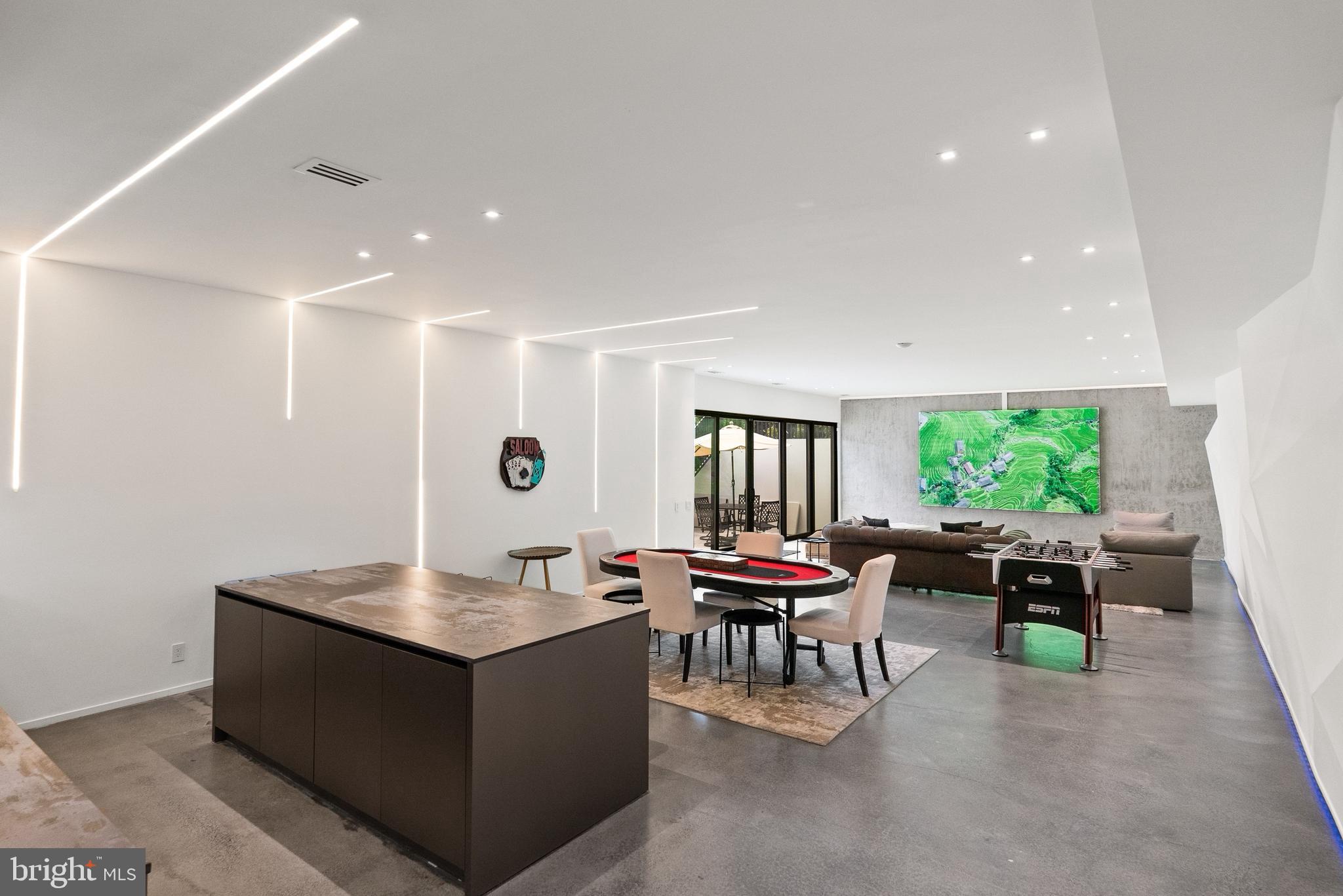 WOODSIDE ESTATES - Residential