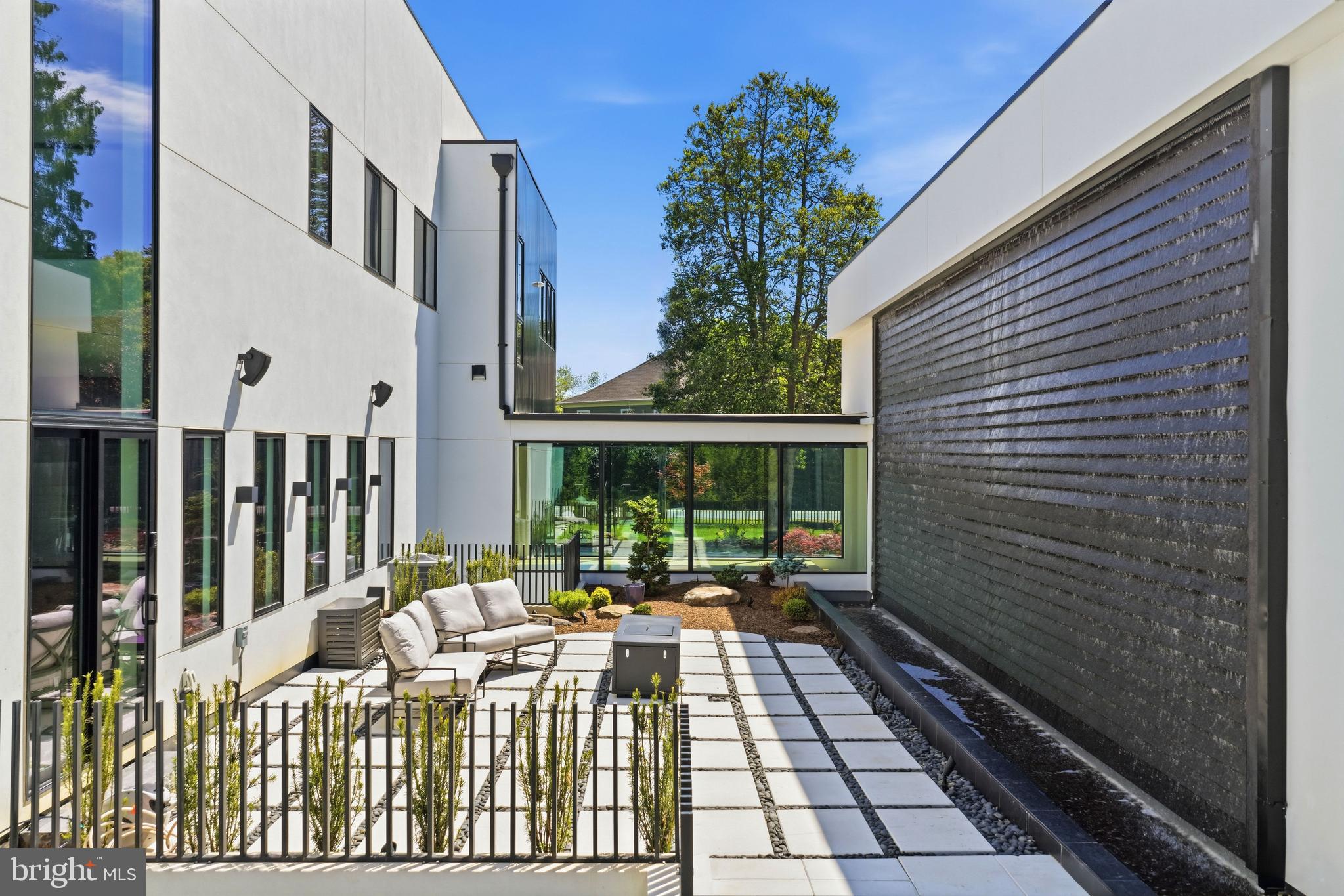 WOODSIDE ESTATES - Residential