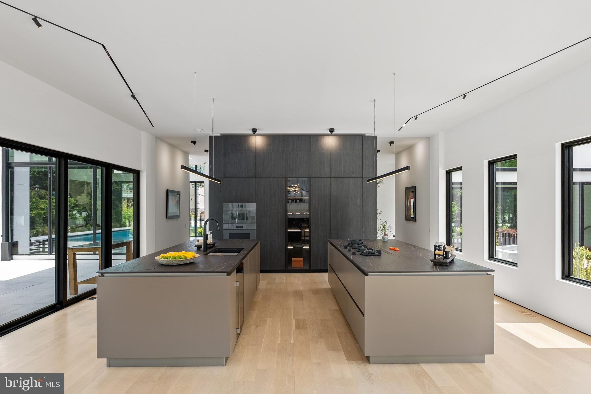 WOODSIDE ESTATES - Residential