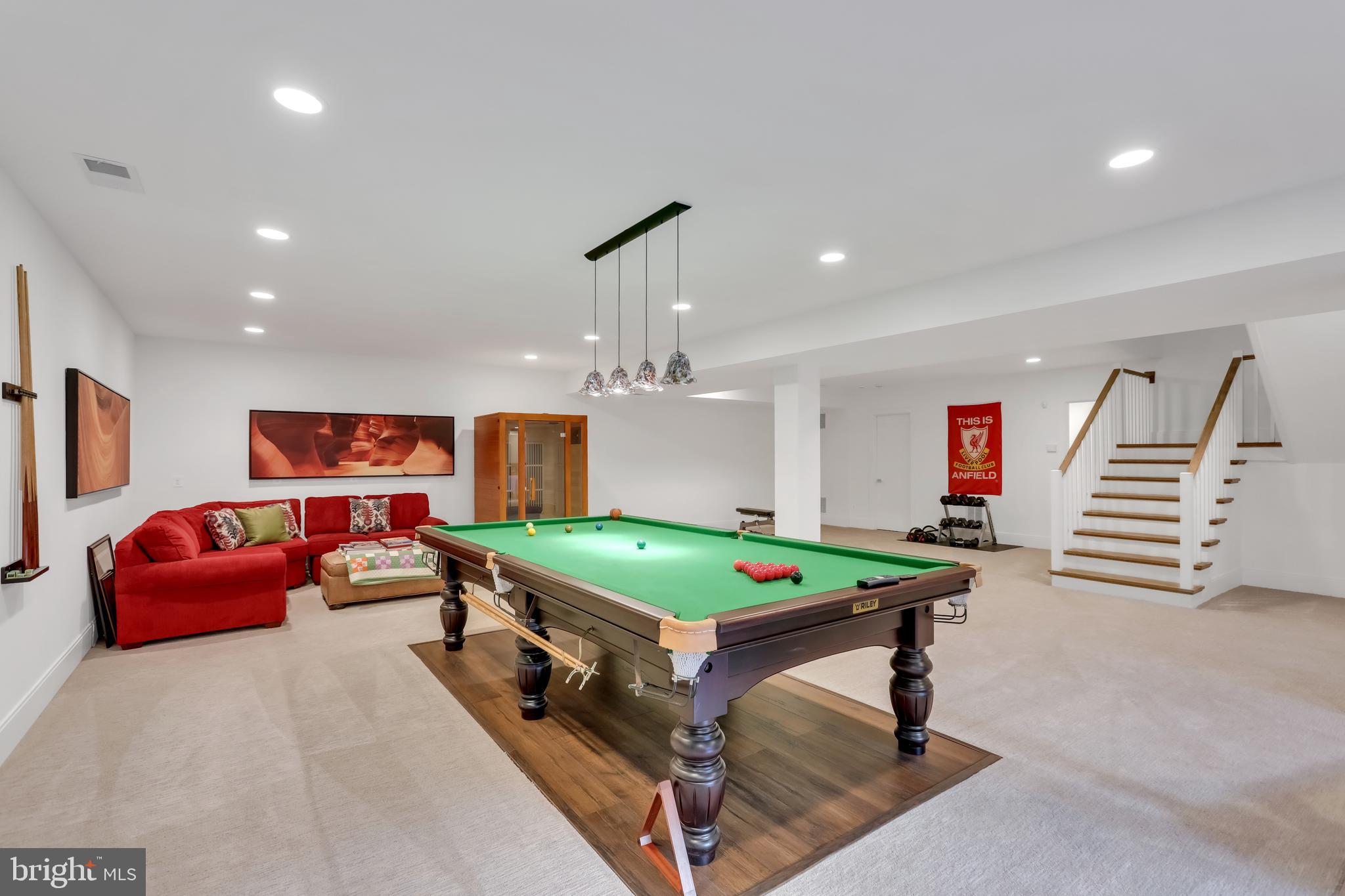 VIENNA WOODS - Residential