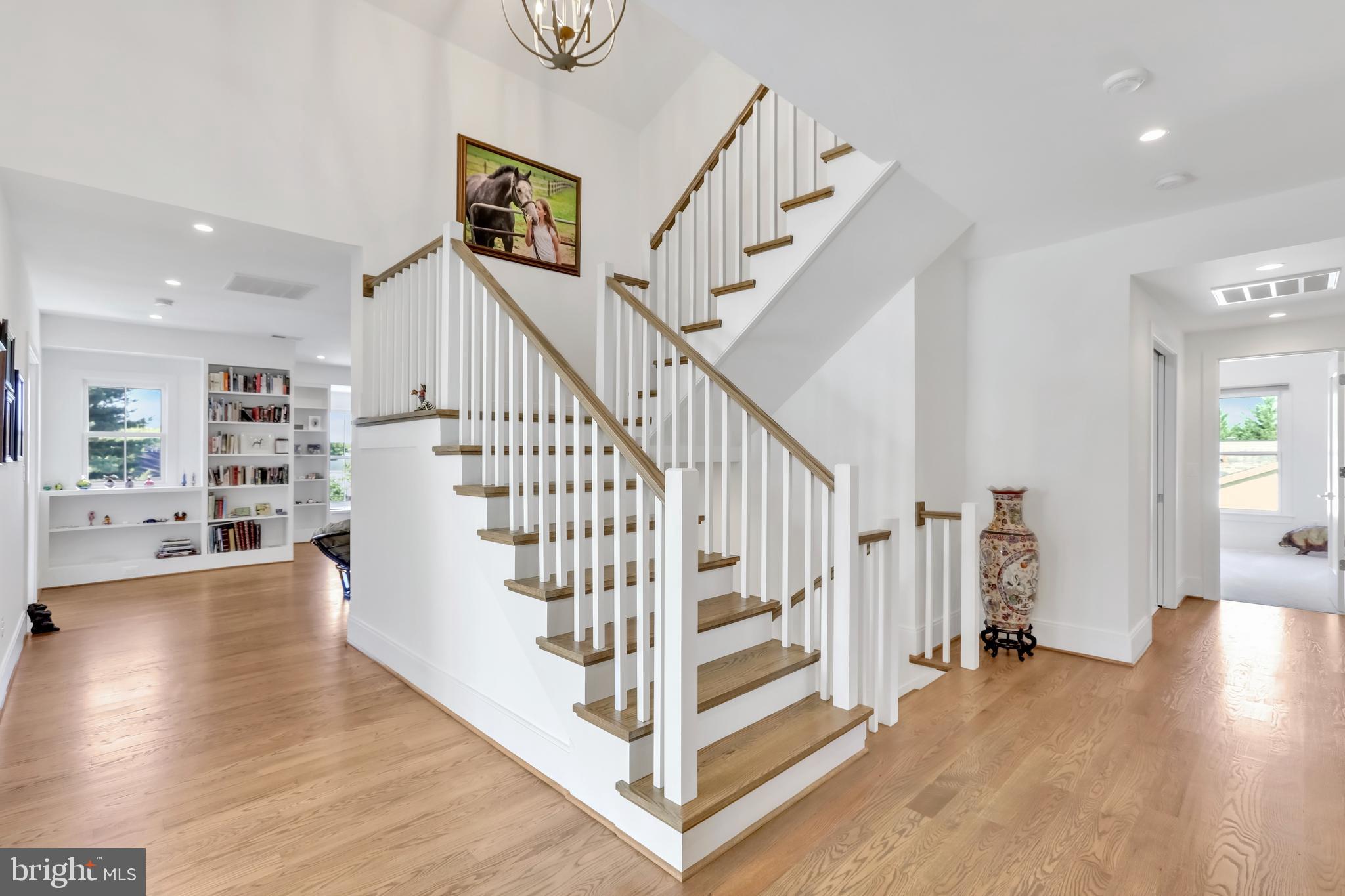 VIENNA WOODS - Residential