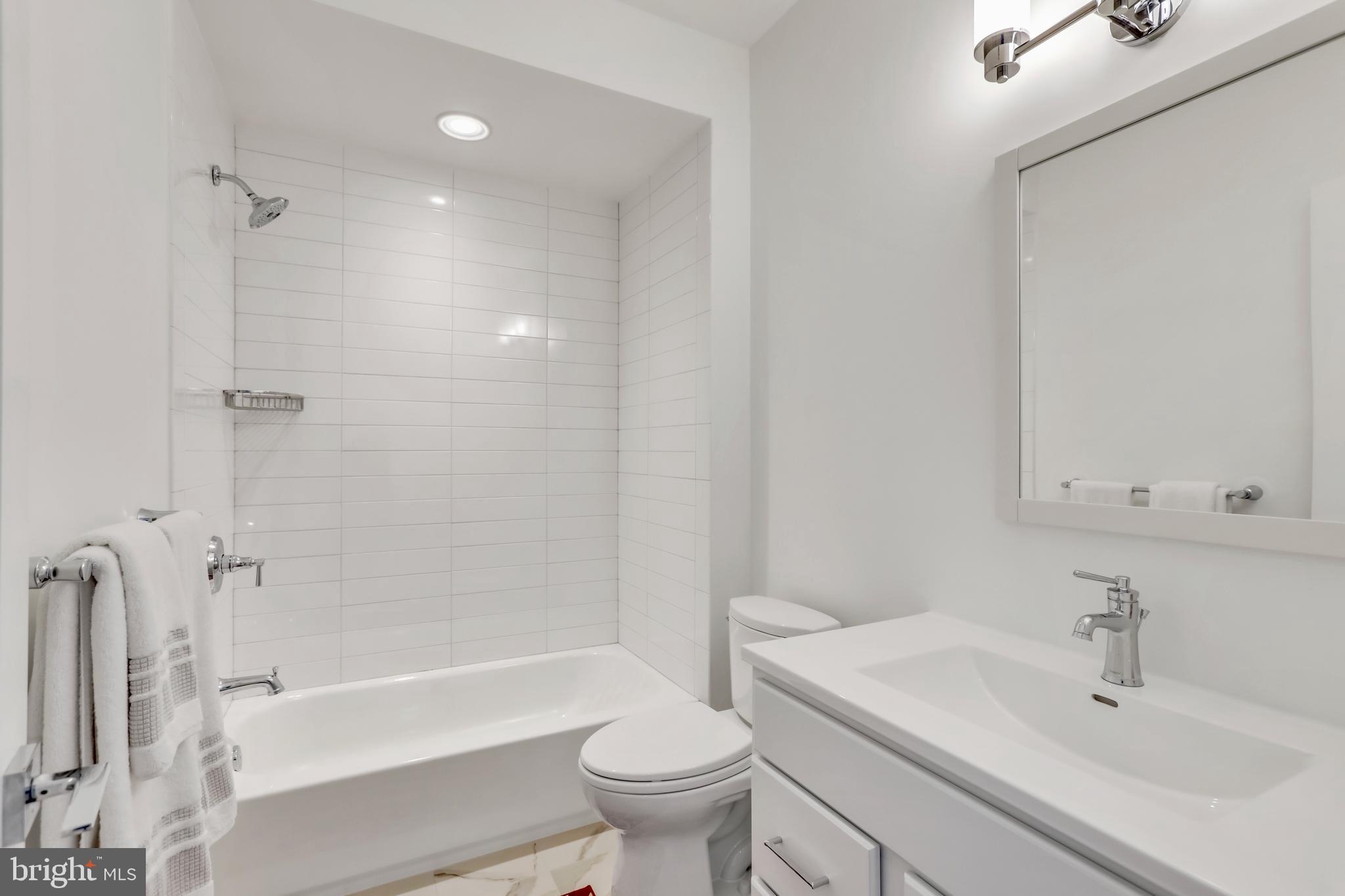 VIENNA WOODS - Residential