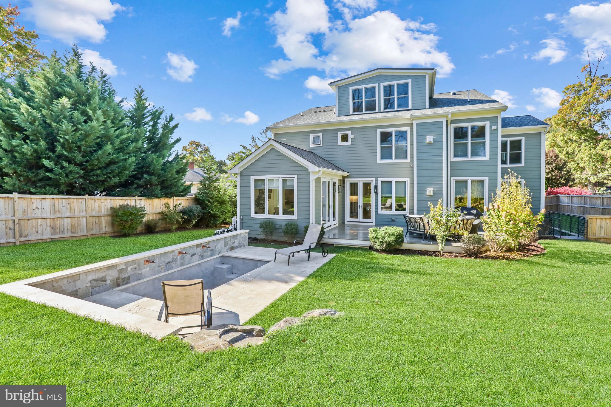 VIENNA WOODS - Residential