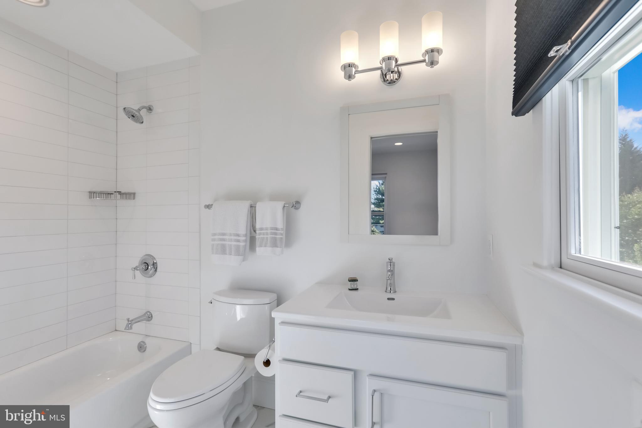 VIENNA WOODS - Residential