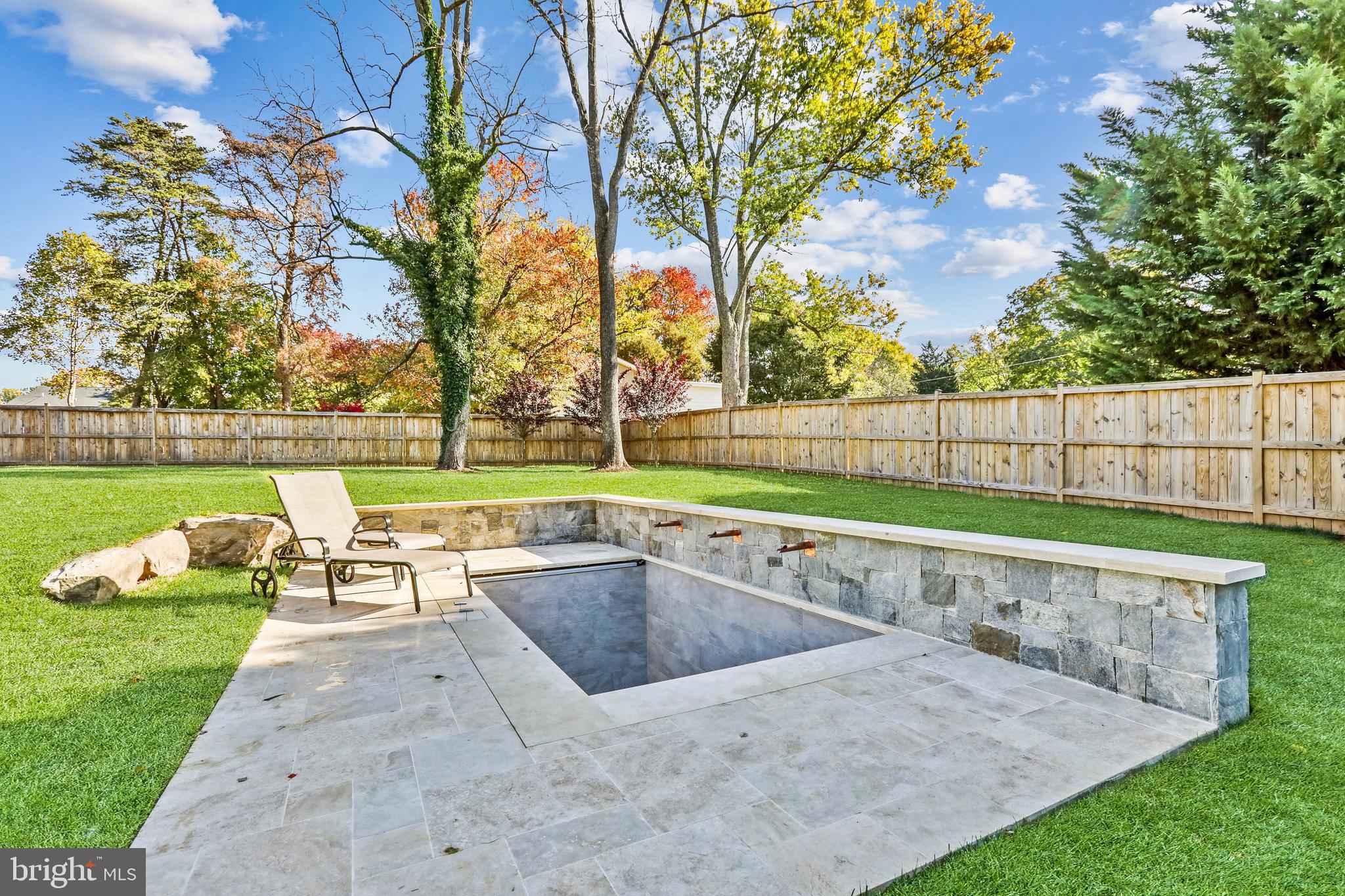 VIENNA WOODS - Residential